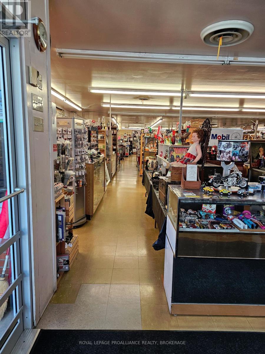 666 Collins Bay Road, Kingston, Ontario K7M 7E9 - Photo 8 - X12375565