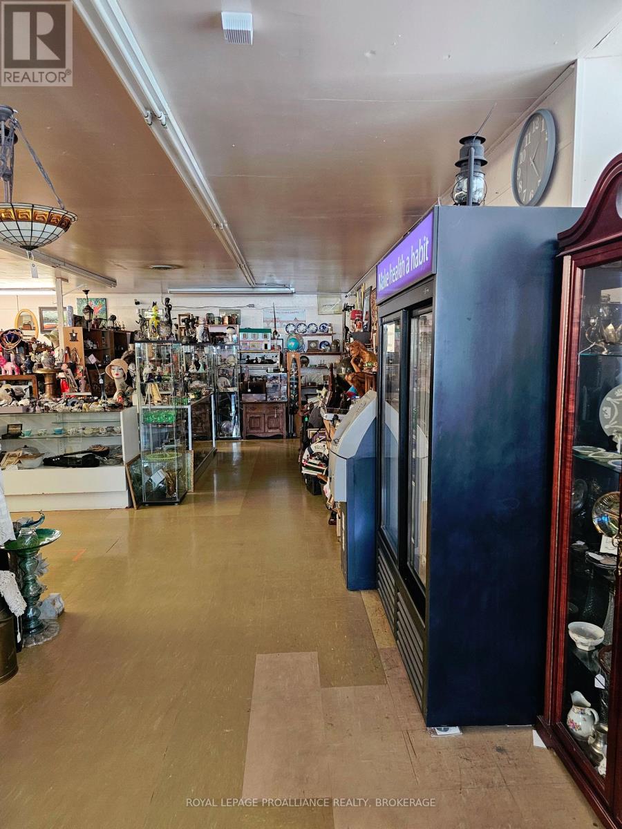 666 Collins Bay Road, Kingston, Ontario K7M 7E9 - Photo 9 - X12375565