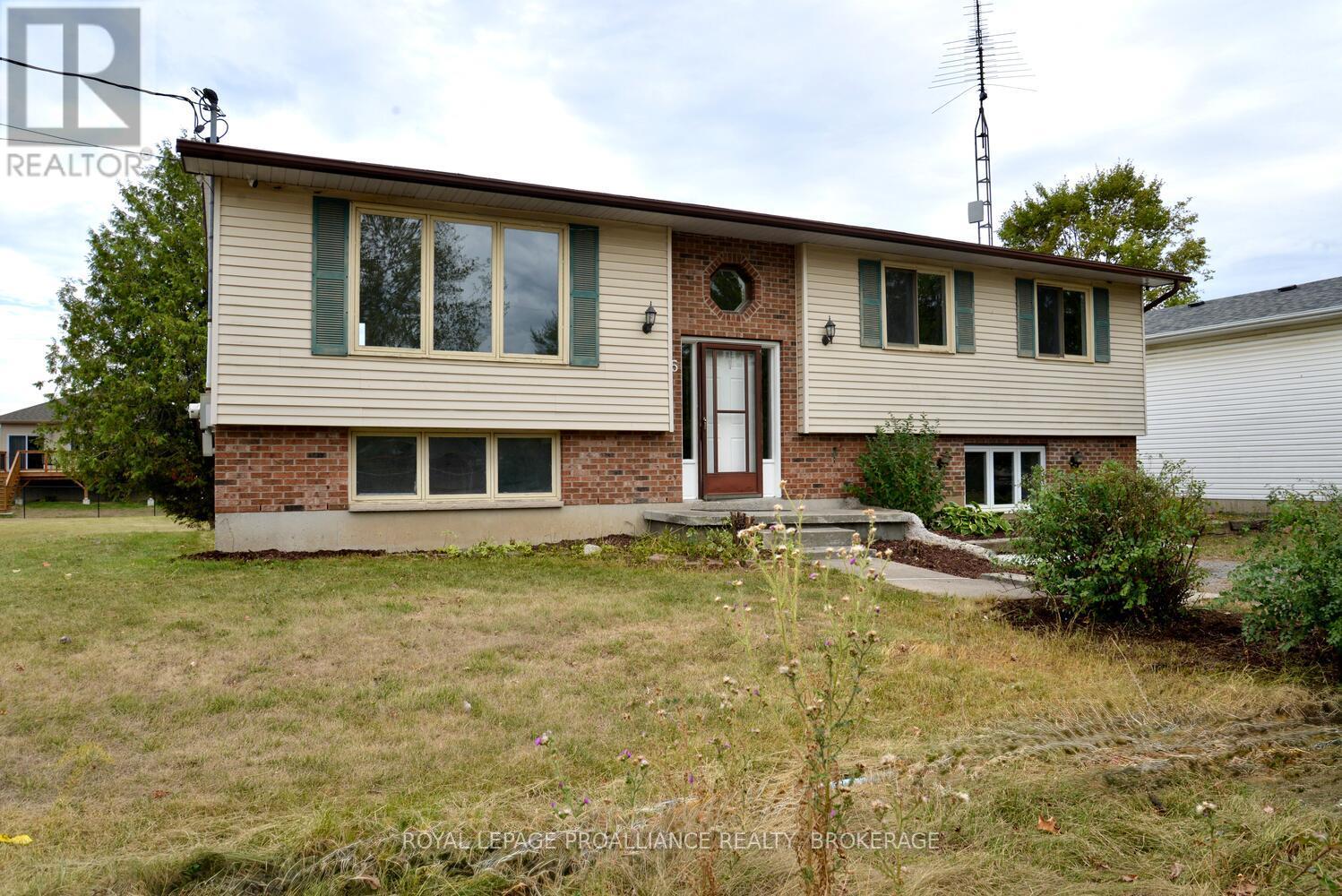 5 SOUTH STREET, Loyalist, Ontario