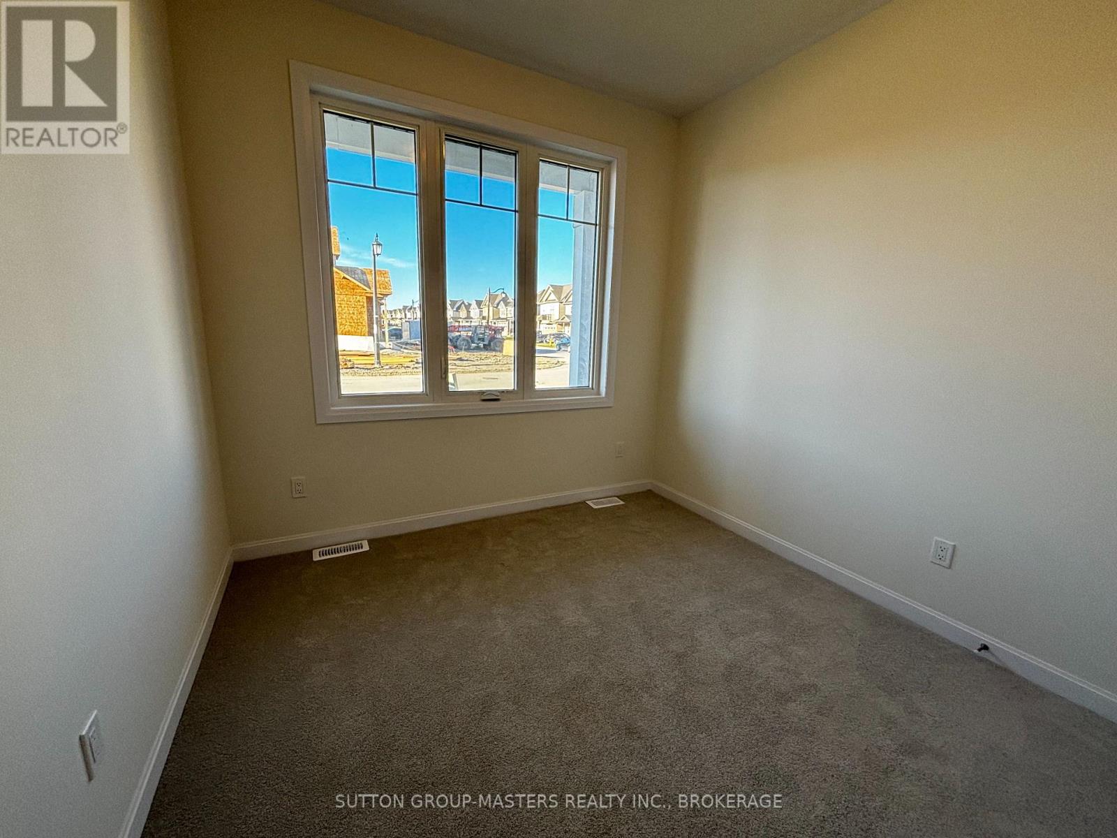 46 Oakmont Drive, Loyalist, Ontario  K0H 1G0 - Photo 17 - X12379120