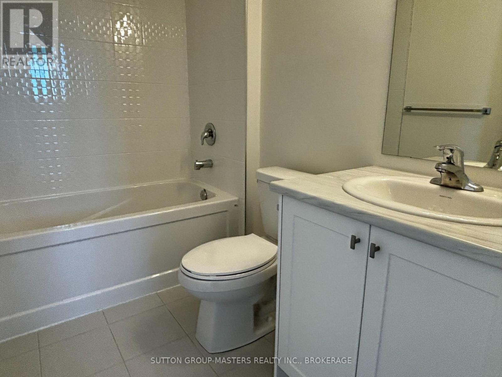 46 Oakmont Drive, Loyalist, Ontario  K0H 1G0 - Photo 21 - X12379120
