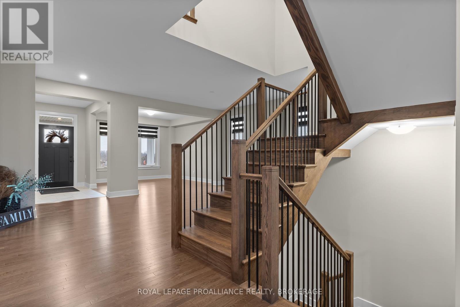 1601 Willow Court, Kingston, Ontario  K7P 0S6 - Photo 12 - X12380859