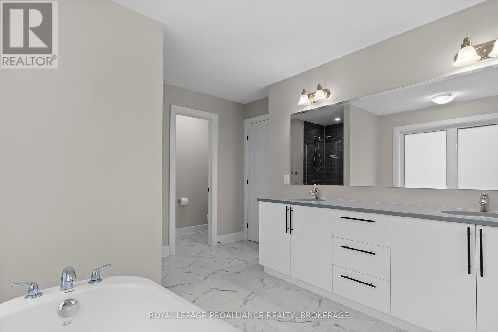 1601 Willow Court, Kingston, Ontario  K7P 0S6 - Photo 32 - X12380859