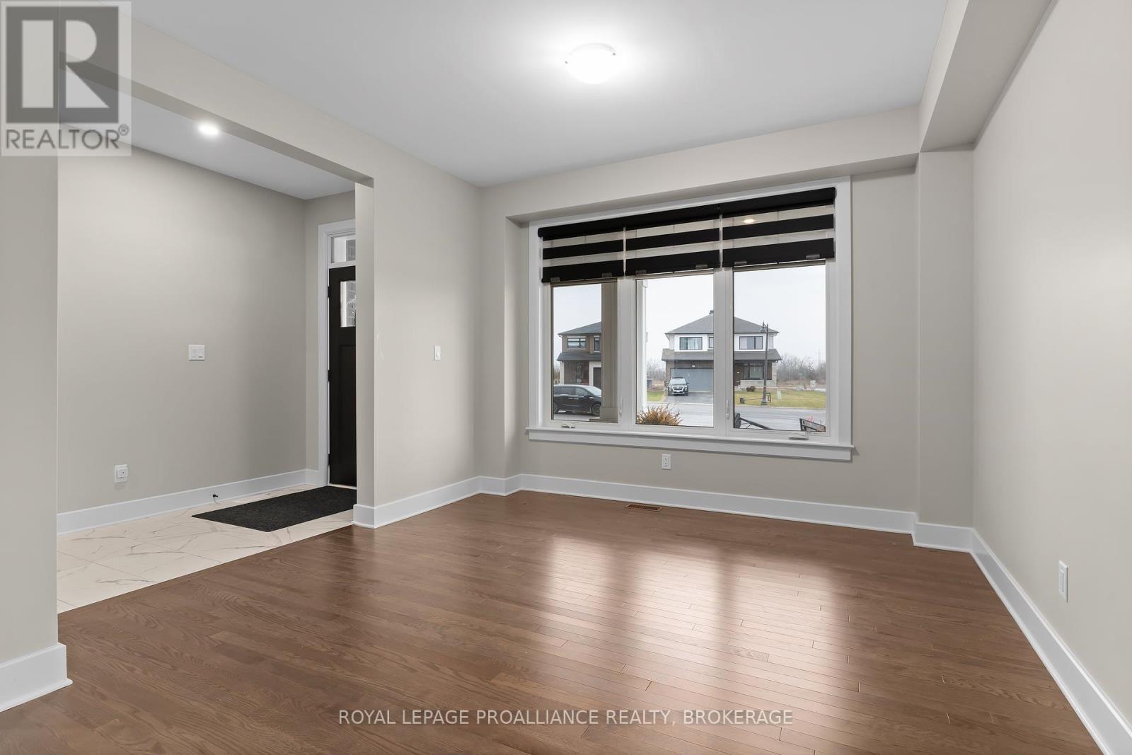 1601 Willow Court, Kingston, Ontario  K7P 0S6 - Photo 4 - X12380859