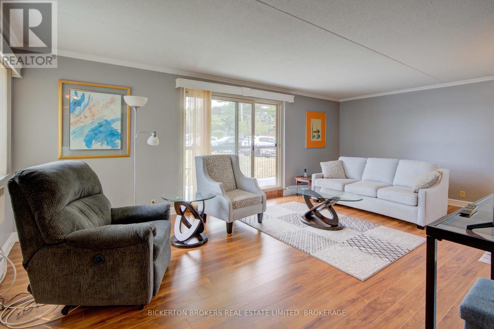 301 - 610 William Street S, Gananoque, Ontario K7G 3A4 - Photo 7 - X12381132