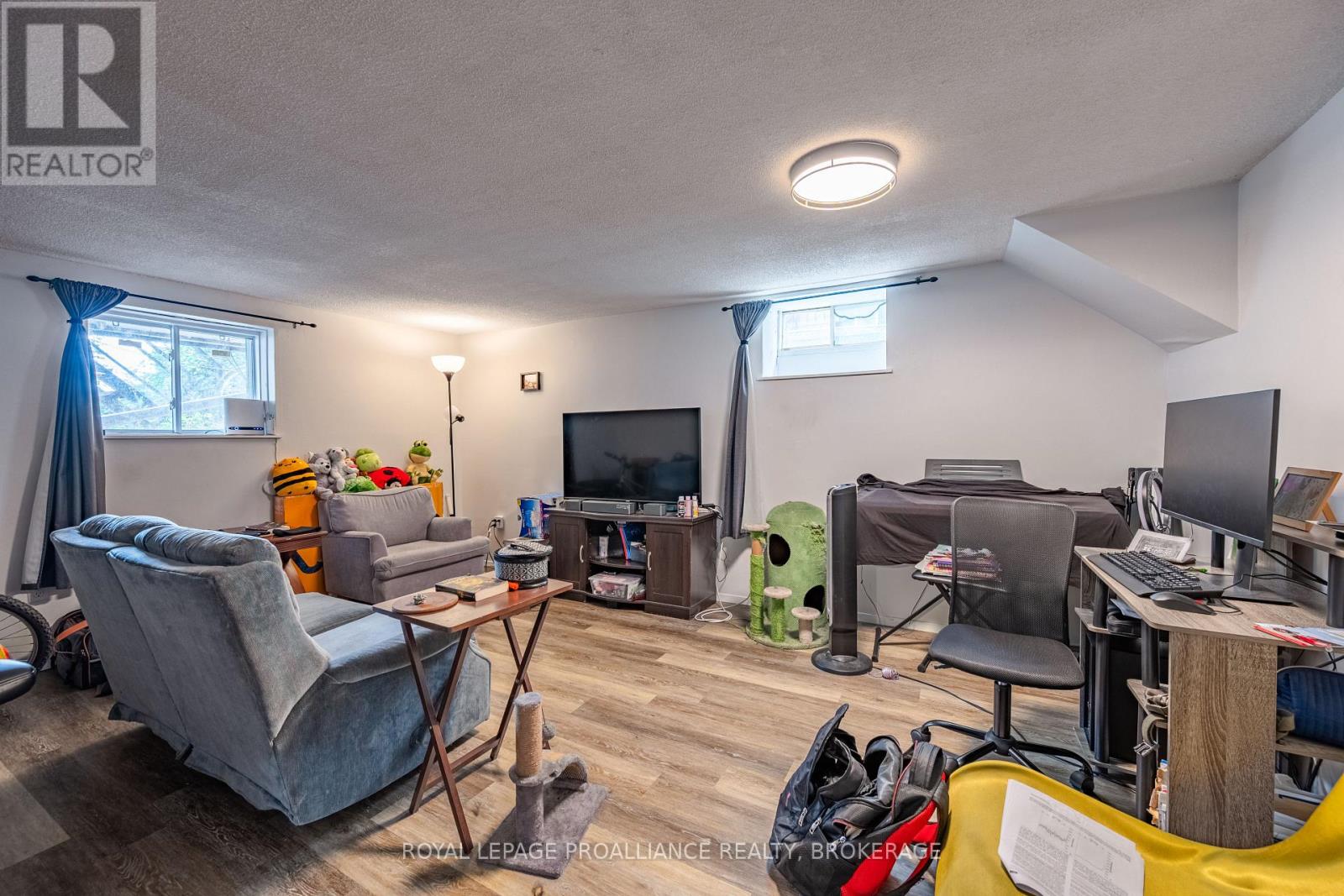 271-273 Rideau Street, Kingston, Ontario  K7K 3A7 - Photo 13 - X12381135