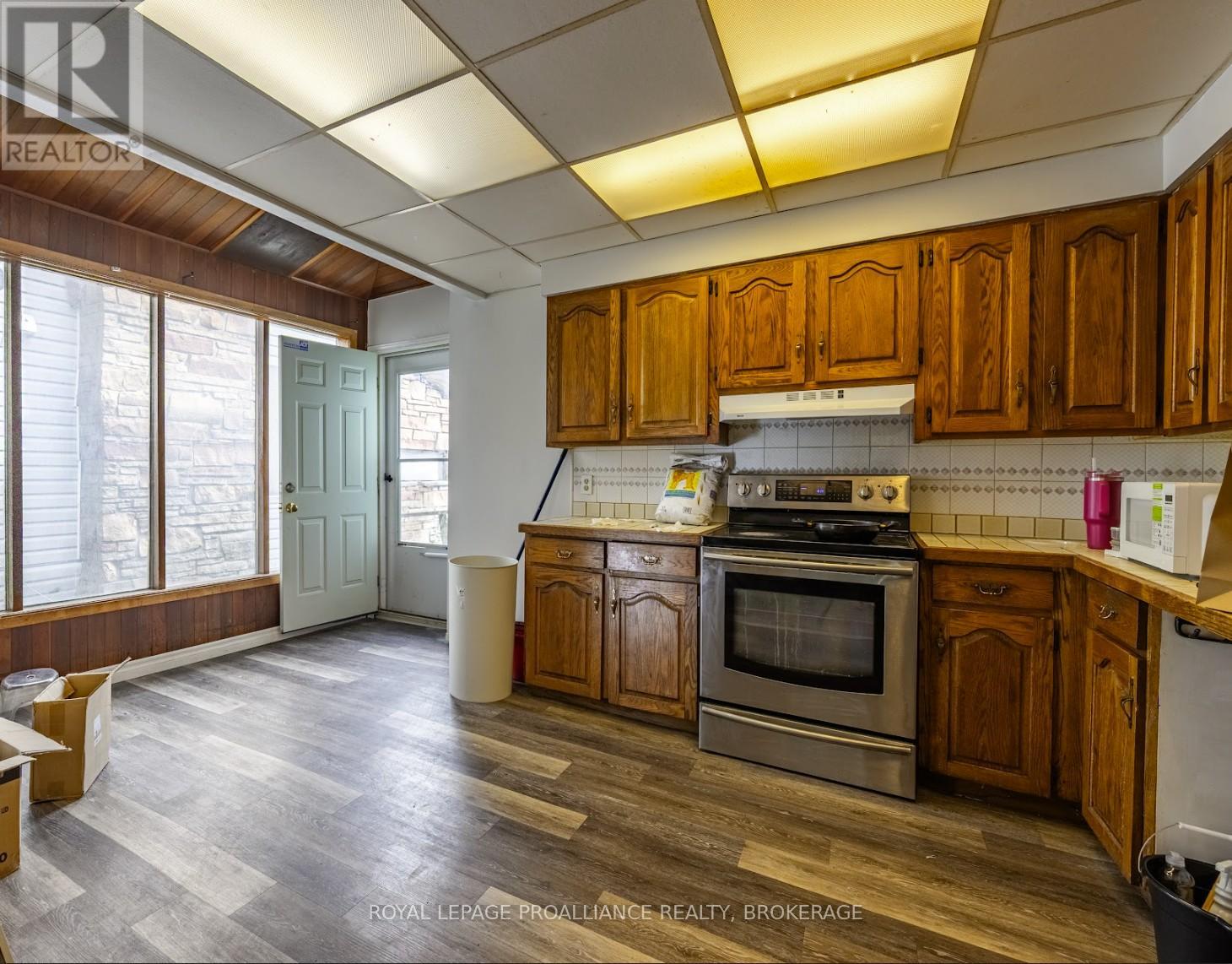 271-273 Rideau Street, Kingston, Ontario  K7K 3A7 - Photo 4 - X12381135