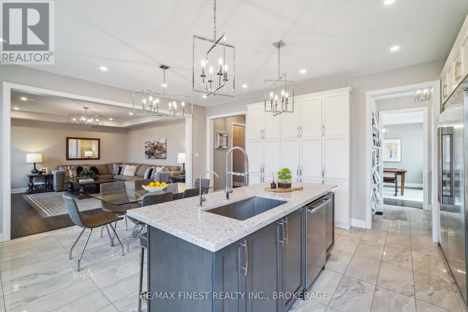 171 Frederick Pearson Street, East Gwillimbury, Ontario  L9N 0Y8 - Photo 12 - N12383372