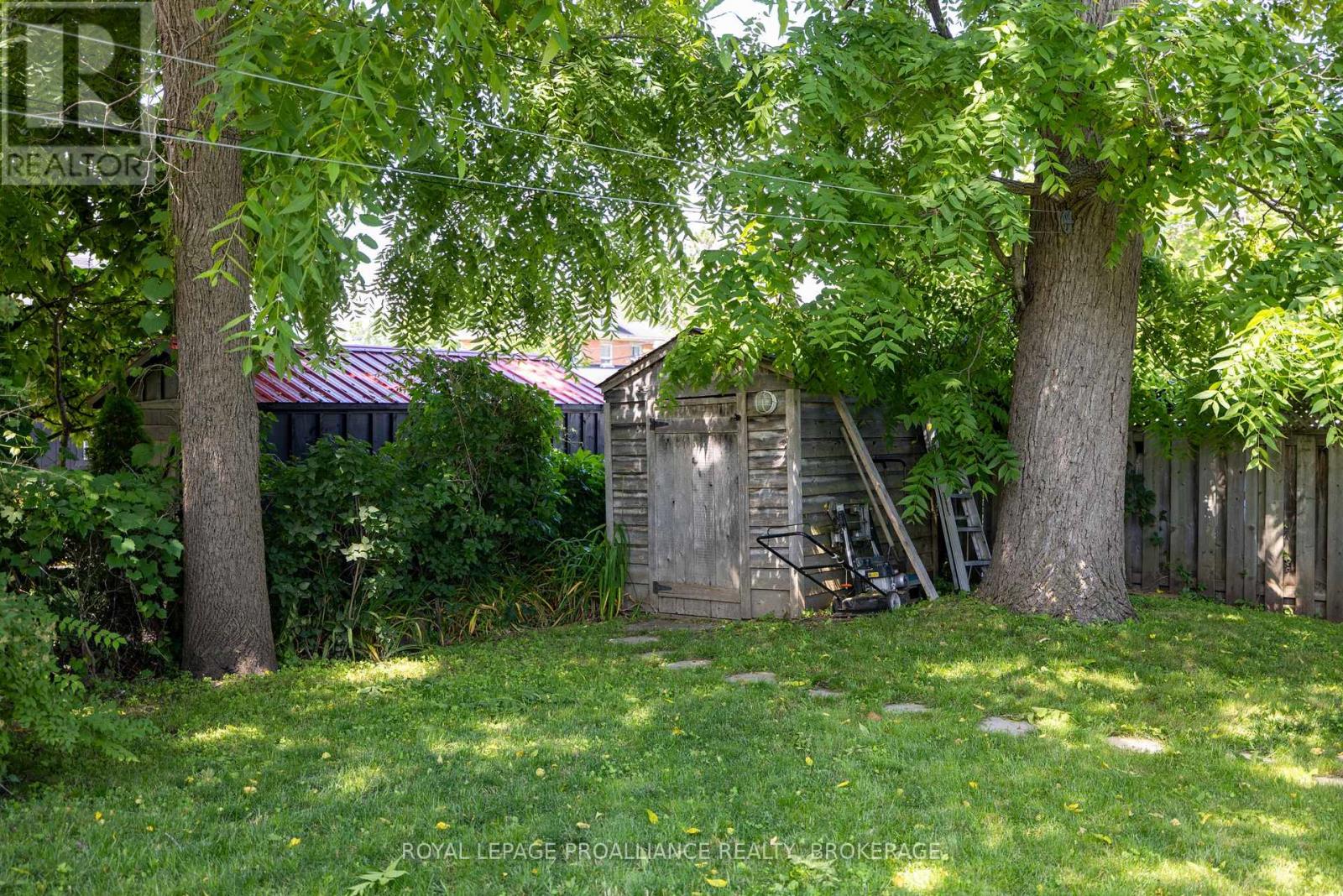 122 South Street, Gananoque, Ontario  K7G 1A2 - Photo 31 - X12384295