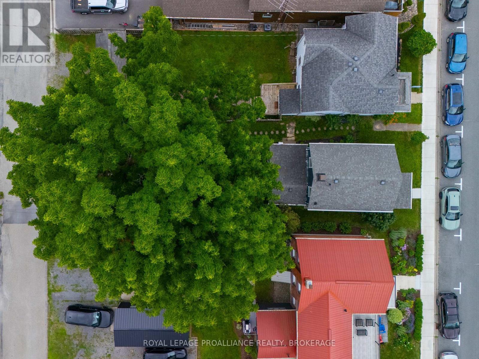 122 South Street, Gananoque, Ontario  K7G 1A2 - Photo 36 - X12384295