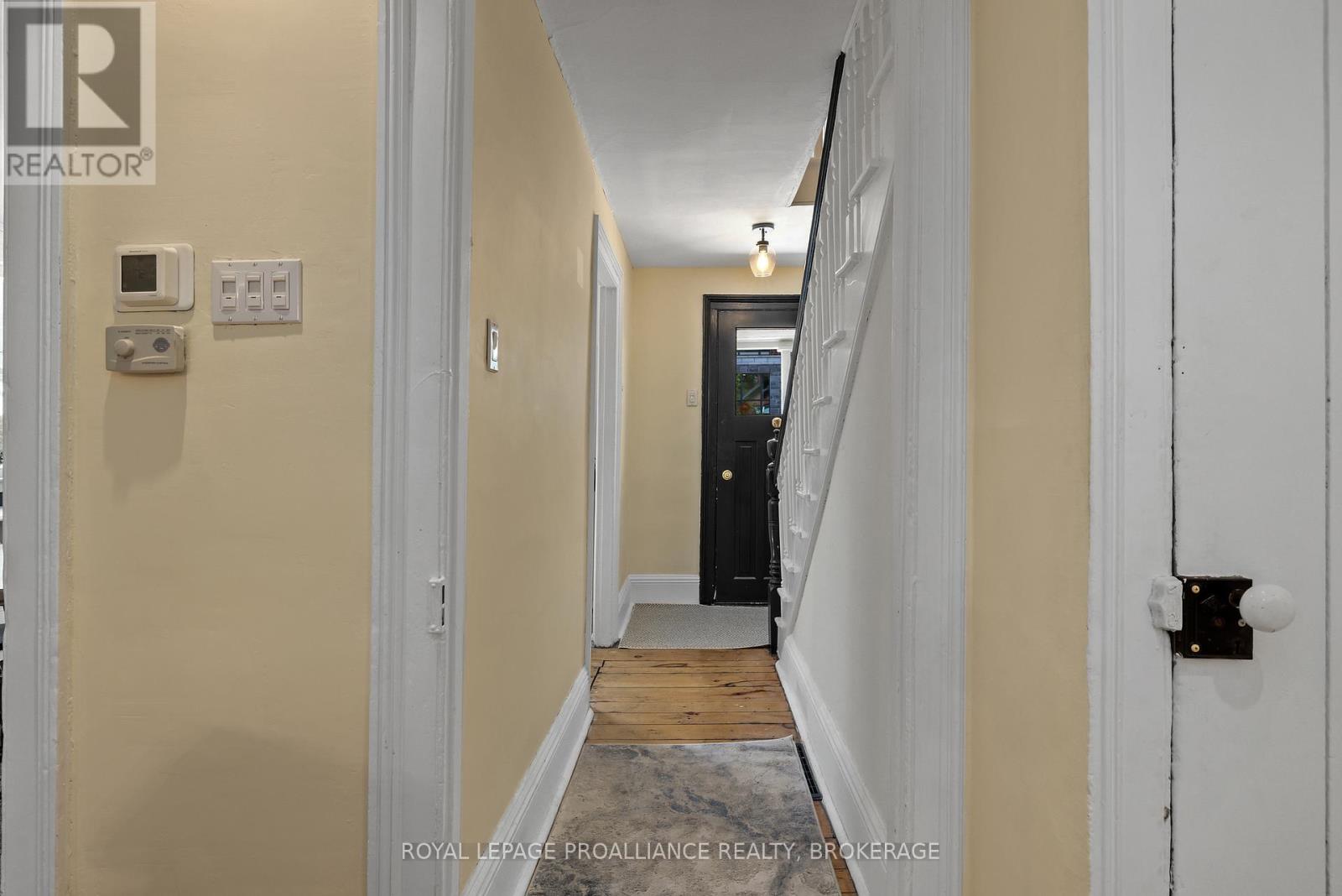 122 South Street, Gananoque, Ontario  K7G 1A2 - Photo 6 - X12384295