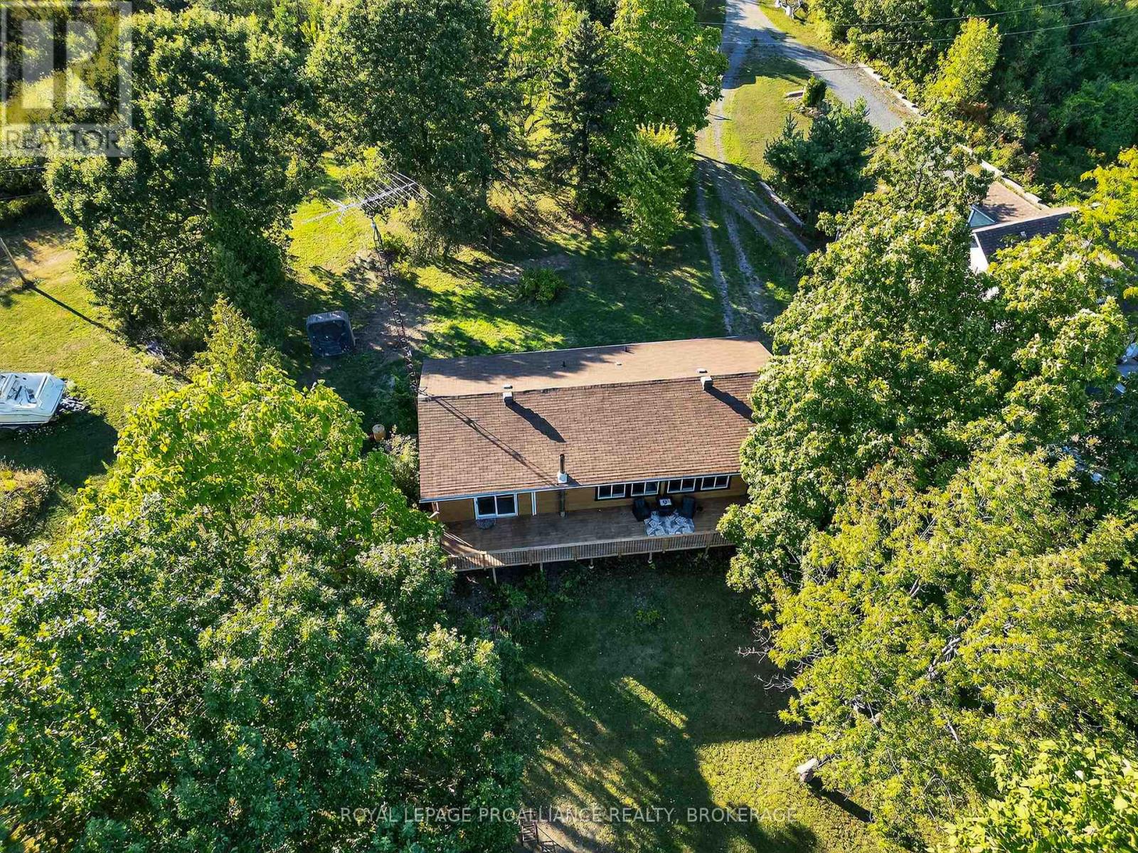 225 Johnson Bay Lane, Frontenac Islands, Ontario K7G 2V6 - Photo 2 - X12388567
