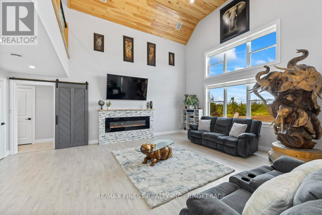952 County Road 6, Loyalist, Ontario  K0H 2H0 - Photo 17 - X12391660