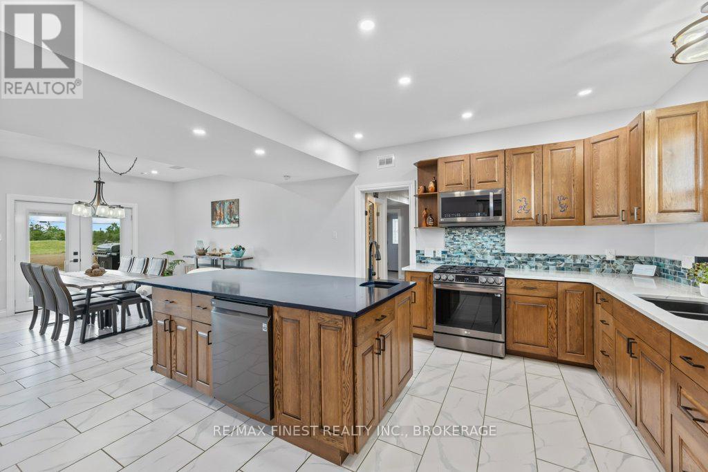 952 County Road 6, Loyalist, Ontario  K0H 2H0 - Photo 25 - X12391660