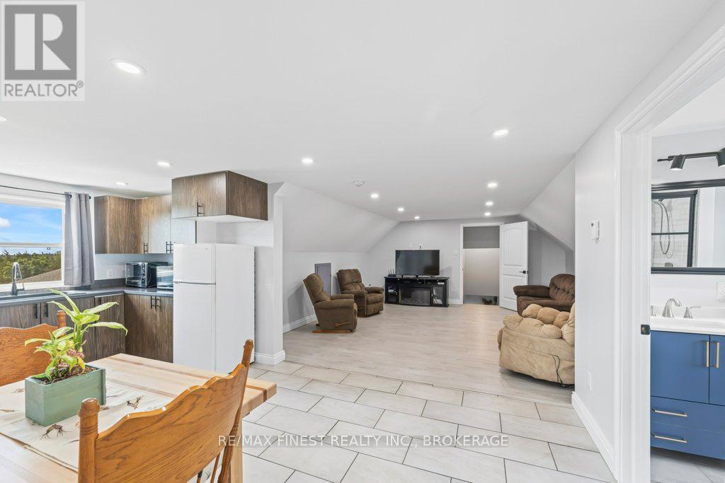 952 County Road 6, Loyalist, Ontario  K0H 2H0 - Photo 49 - X12391660