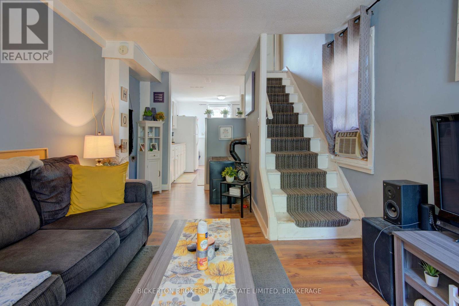 212-214 Garden Street, Gananoque, Ontario K7G 1J2 - Photo 13 - X12392049