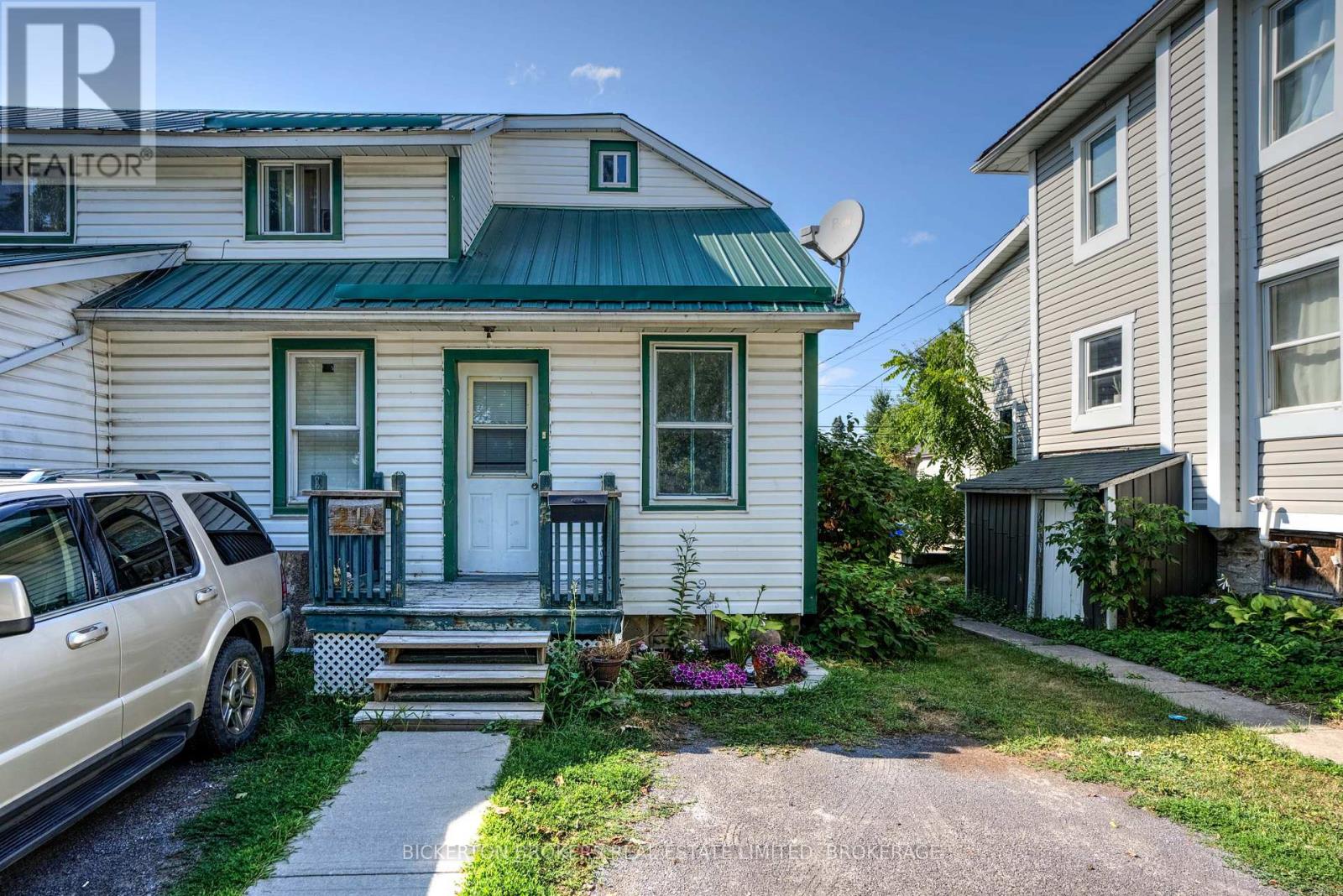 212-214 Garden Street, Gananoque, Ontario K7G 1J2 - Photo 3 - X12392049