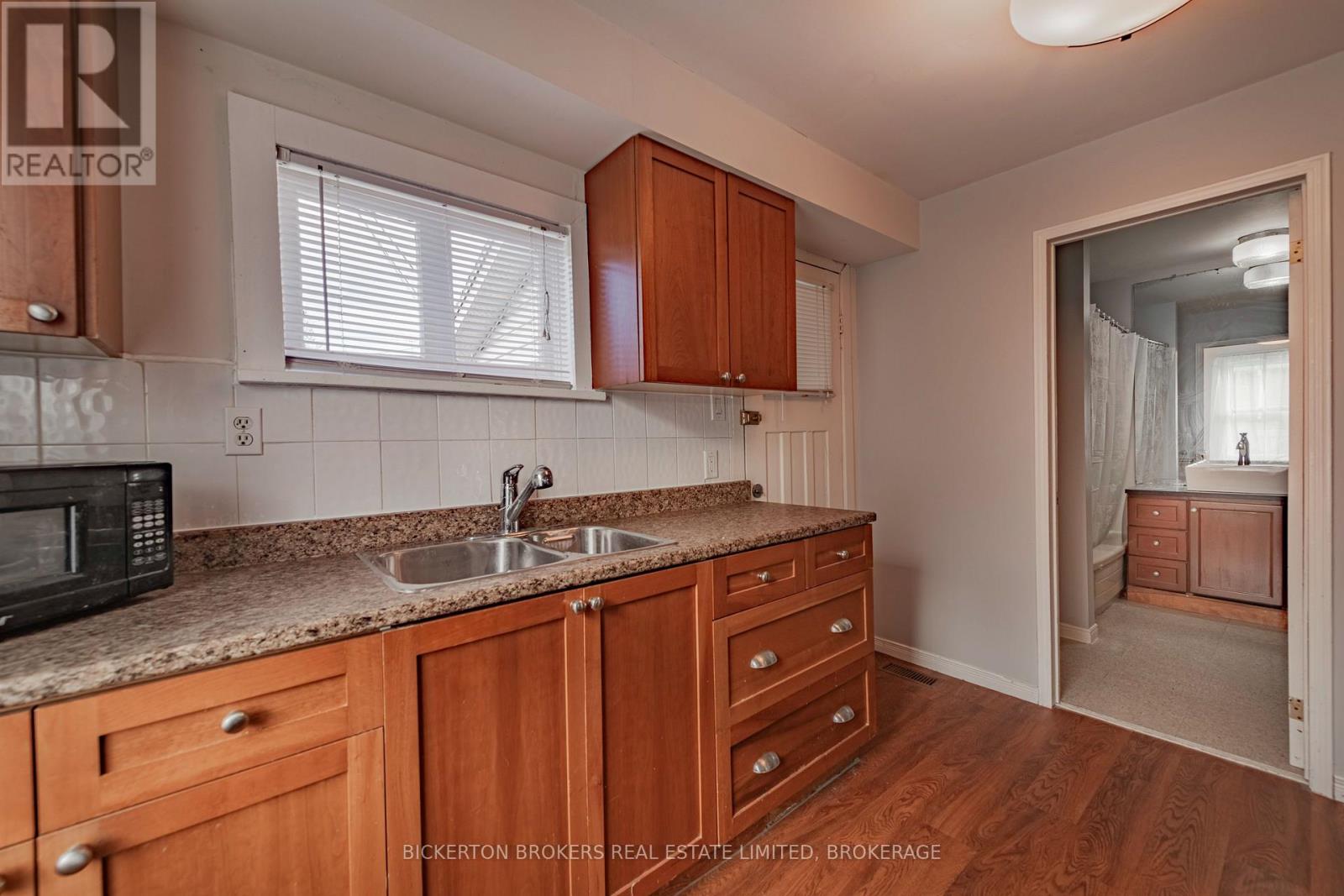 212-214 Garden Street, Gananoque, Ontario K7G 1J2 - Photo 30 - X12392049