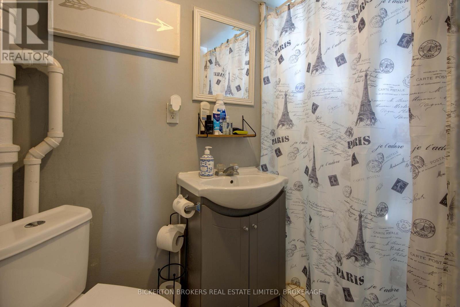 212-214 Garden Street, Gananoque, Ontario K7G 1J2 - Photo 34 - X12392049