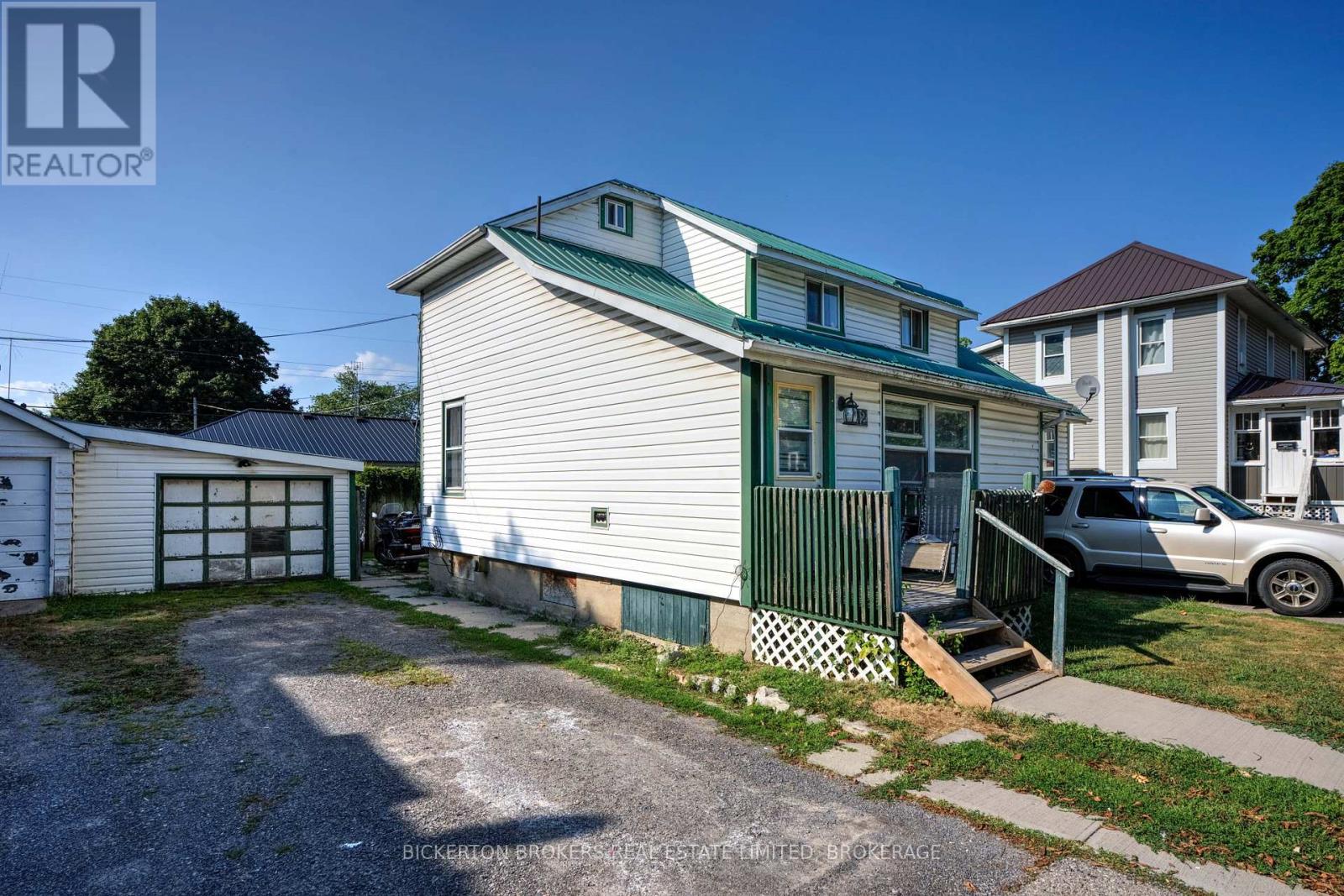 212-214 Garden Street, Gananoque, Ontario K7G 1J2 - Photo 4 - X12392049