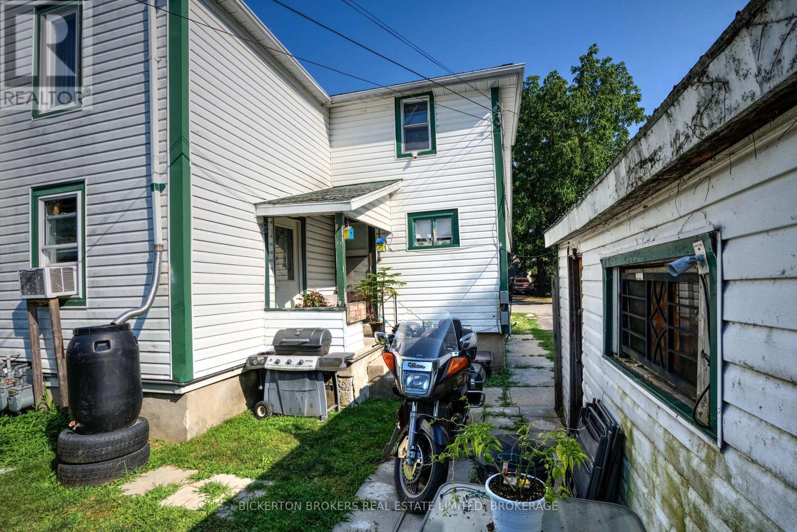 212-214 Garden Street, Gananoque, Ontario K7G 1J2 - Photo 7 - X12392049