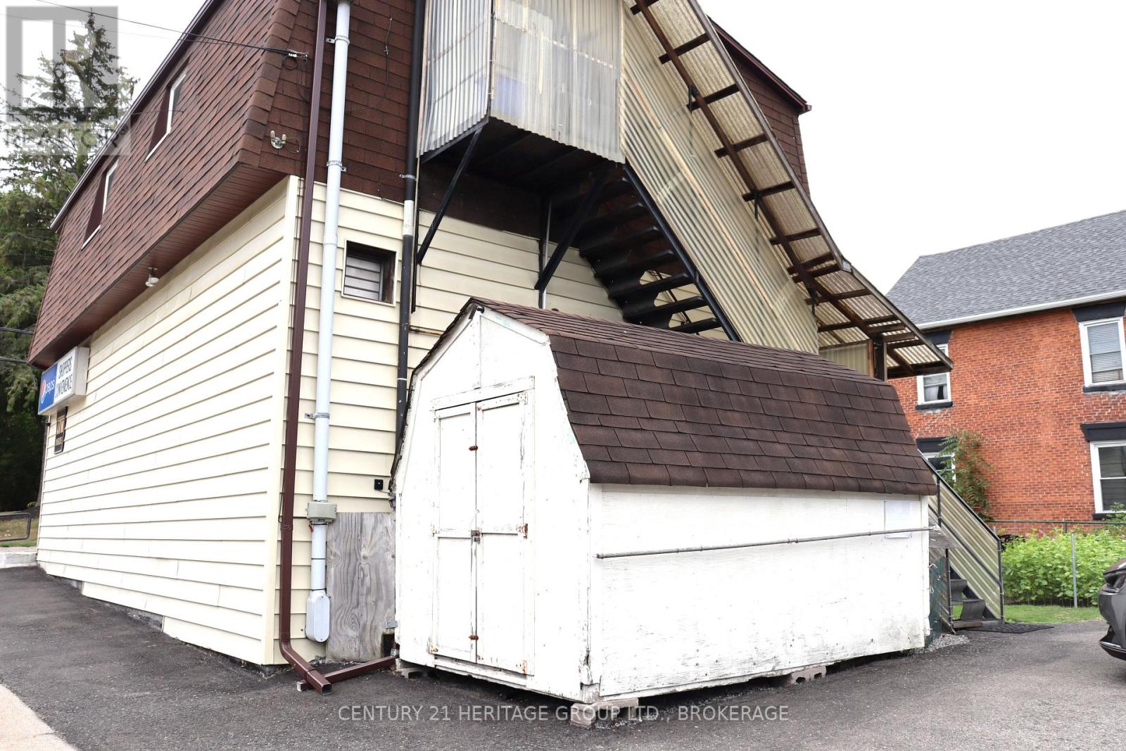 400 King Street W, Gananoque, Ontario  K7G 2G9 - Photo 7 - X12392309