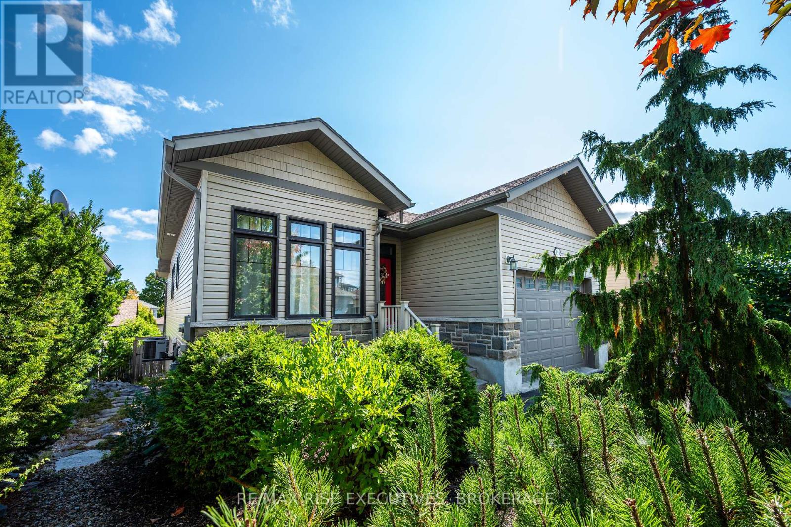 134 Islandview Drive, Loyalist, Ontario  K7N 0A5 - Photo 2 - X12393446