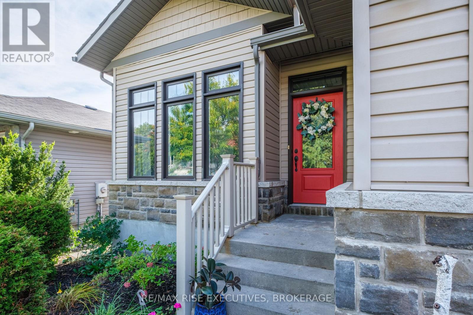 134 Islandview Drive, Loyalist, Ontario  K7N 0A5 - Photo 3 - X12393446