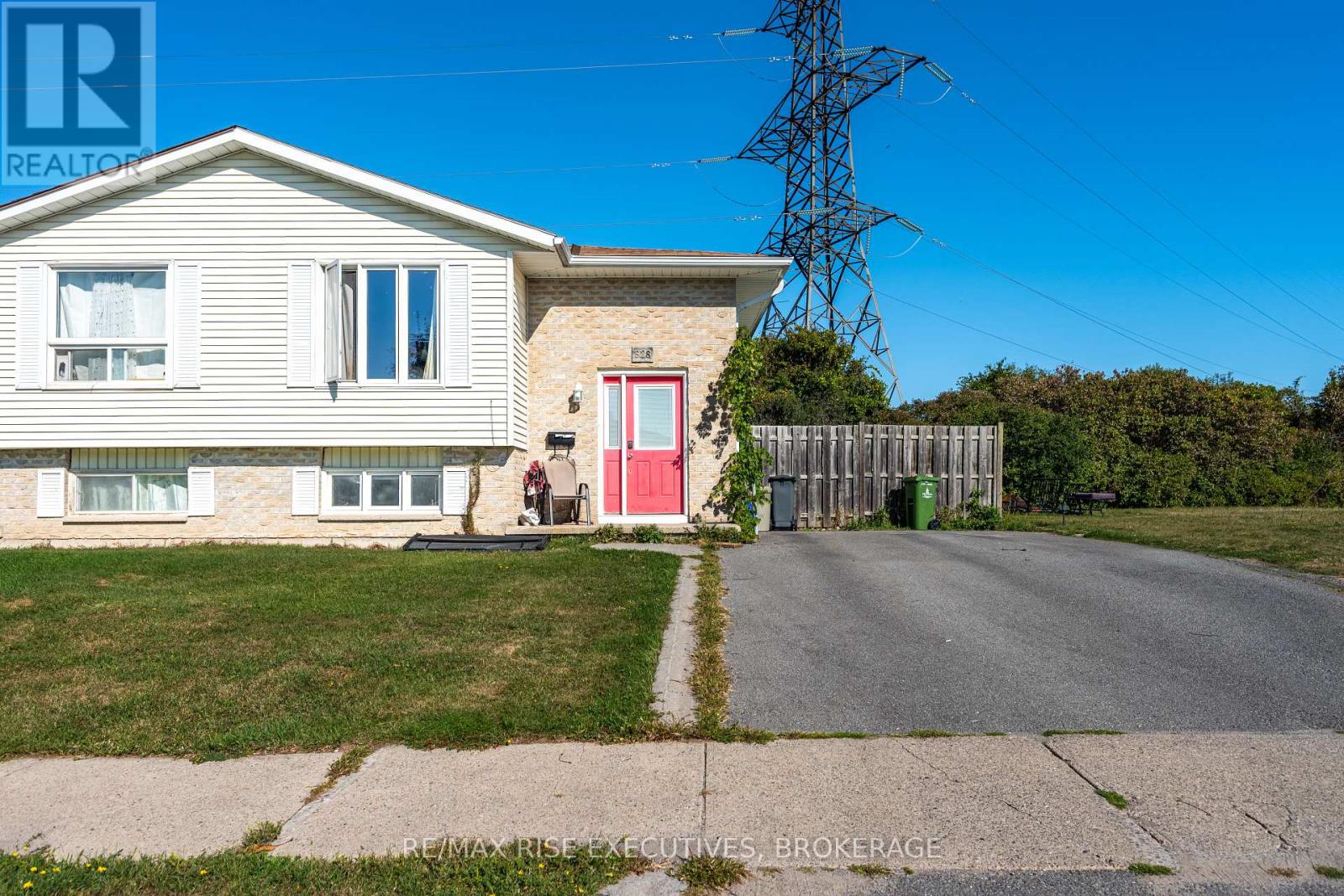 828 BIGHAM COURT, Kingston, Ontario