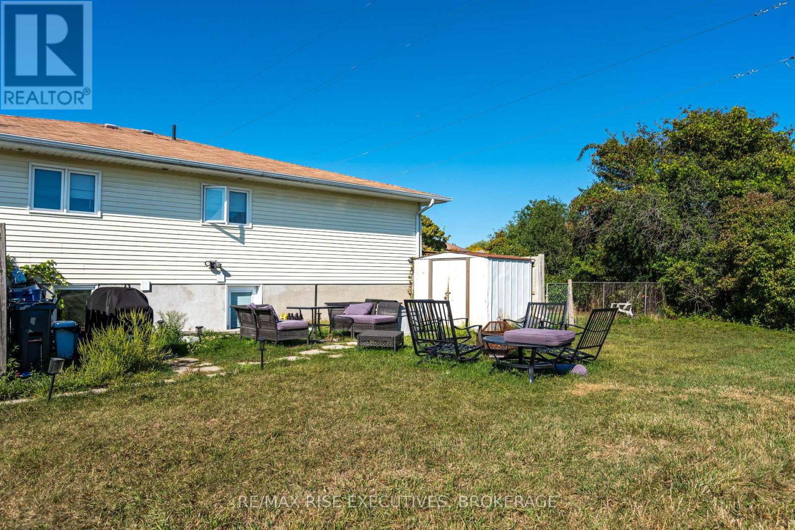 828 Bigham Court, Kingston, Ontario  K7M 7Y4 - Photo 3 - X12394335