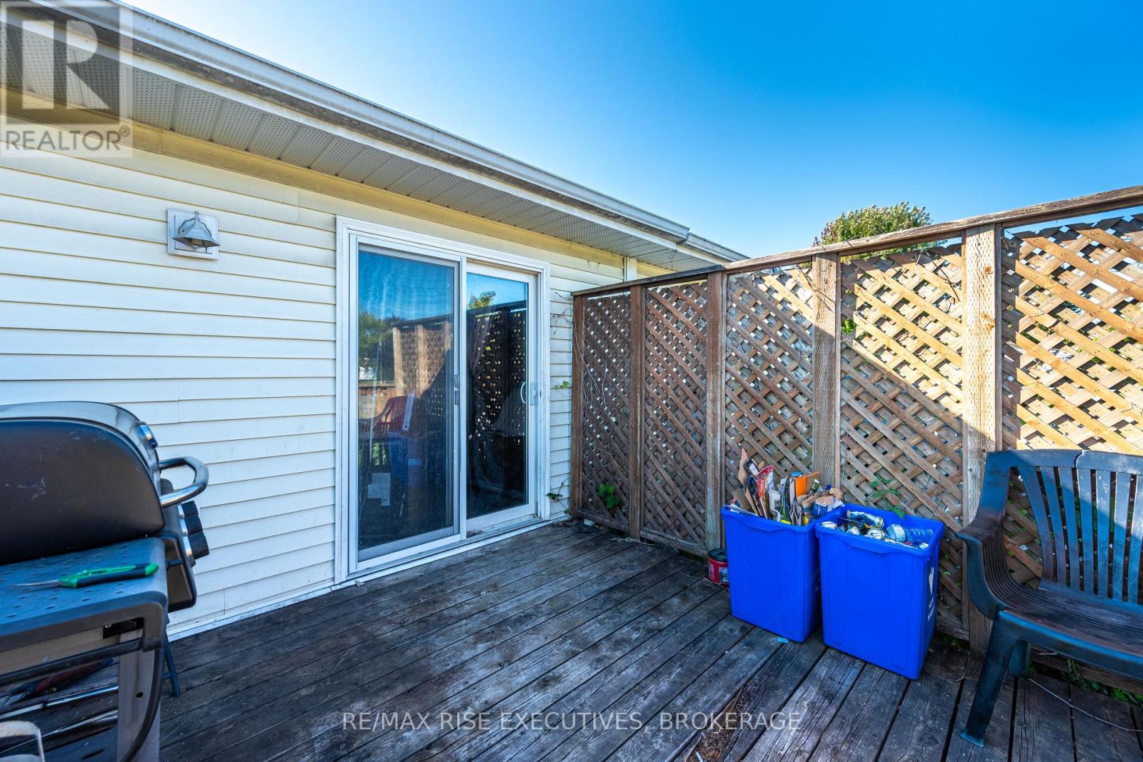 828 Bigham Court, Kingston, Ontario  K7M 7Y4 - Photo 5 - X12394335