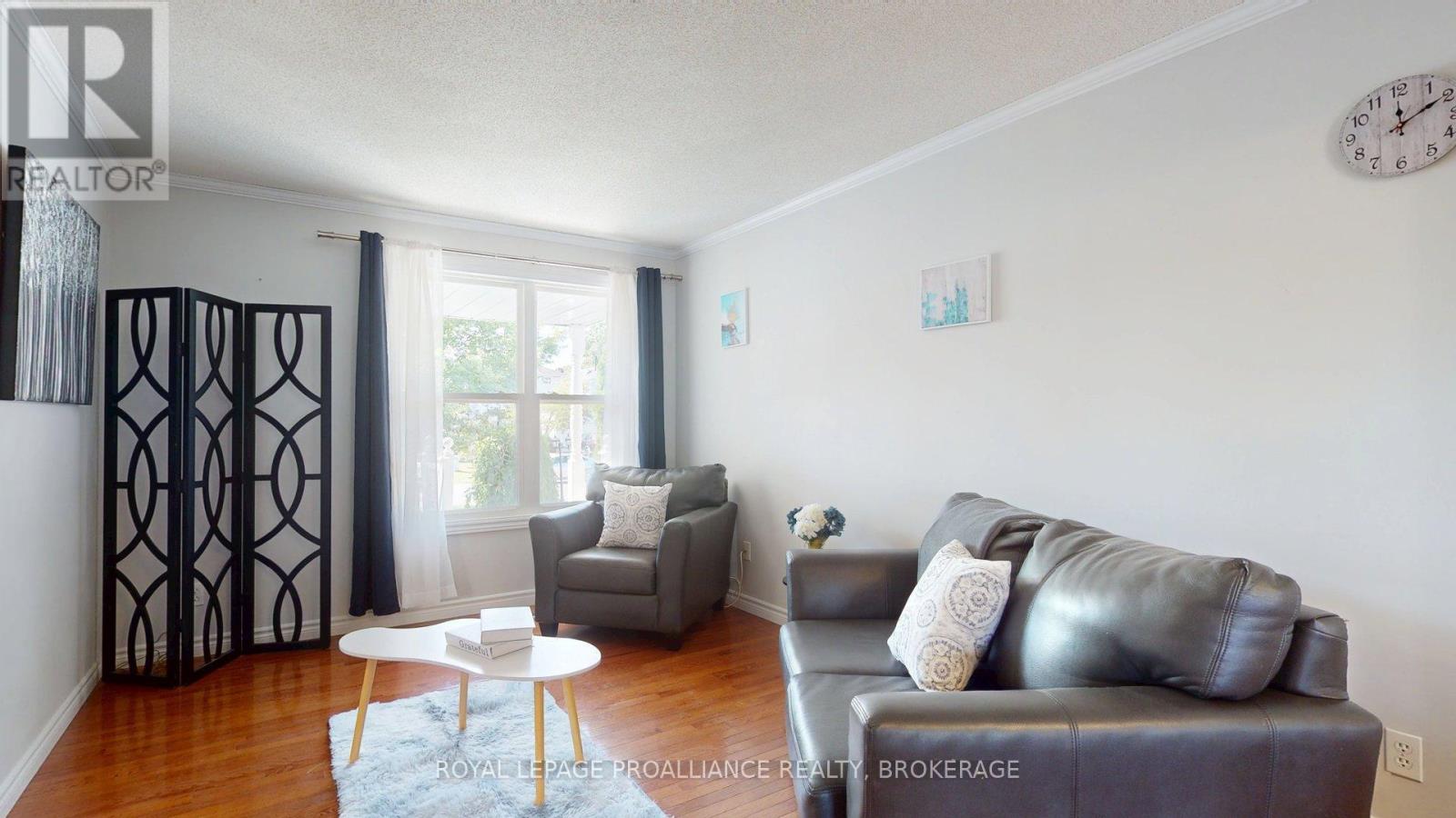 878 Walker Court, Kingston, Ontario  K7M 8L2 - Photo 12 - X12394906