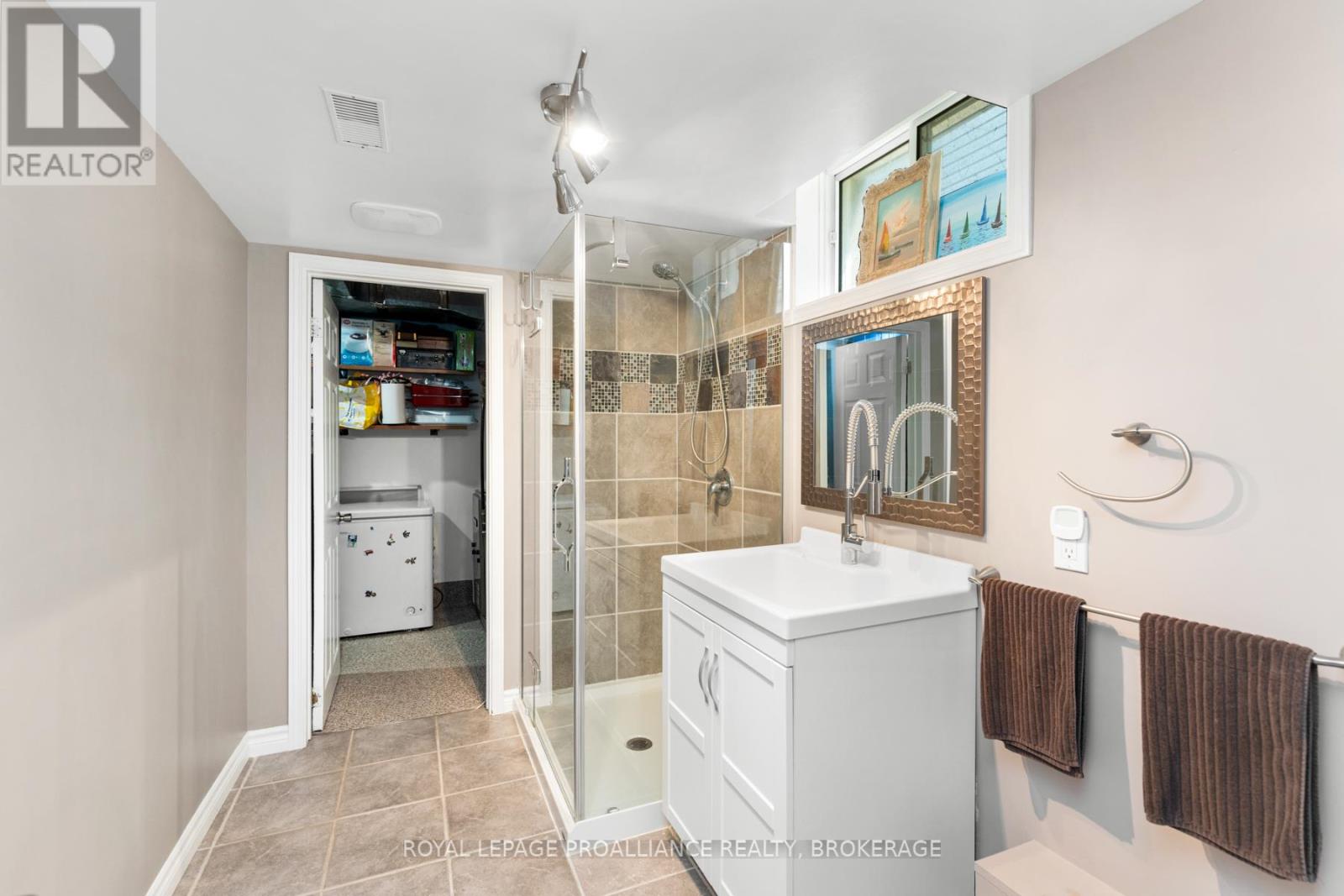 878 Walker Court, Kingston, Ontario  K7M 8L2 - Photo 41 - X12394906