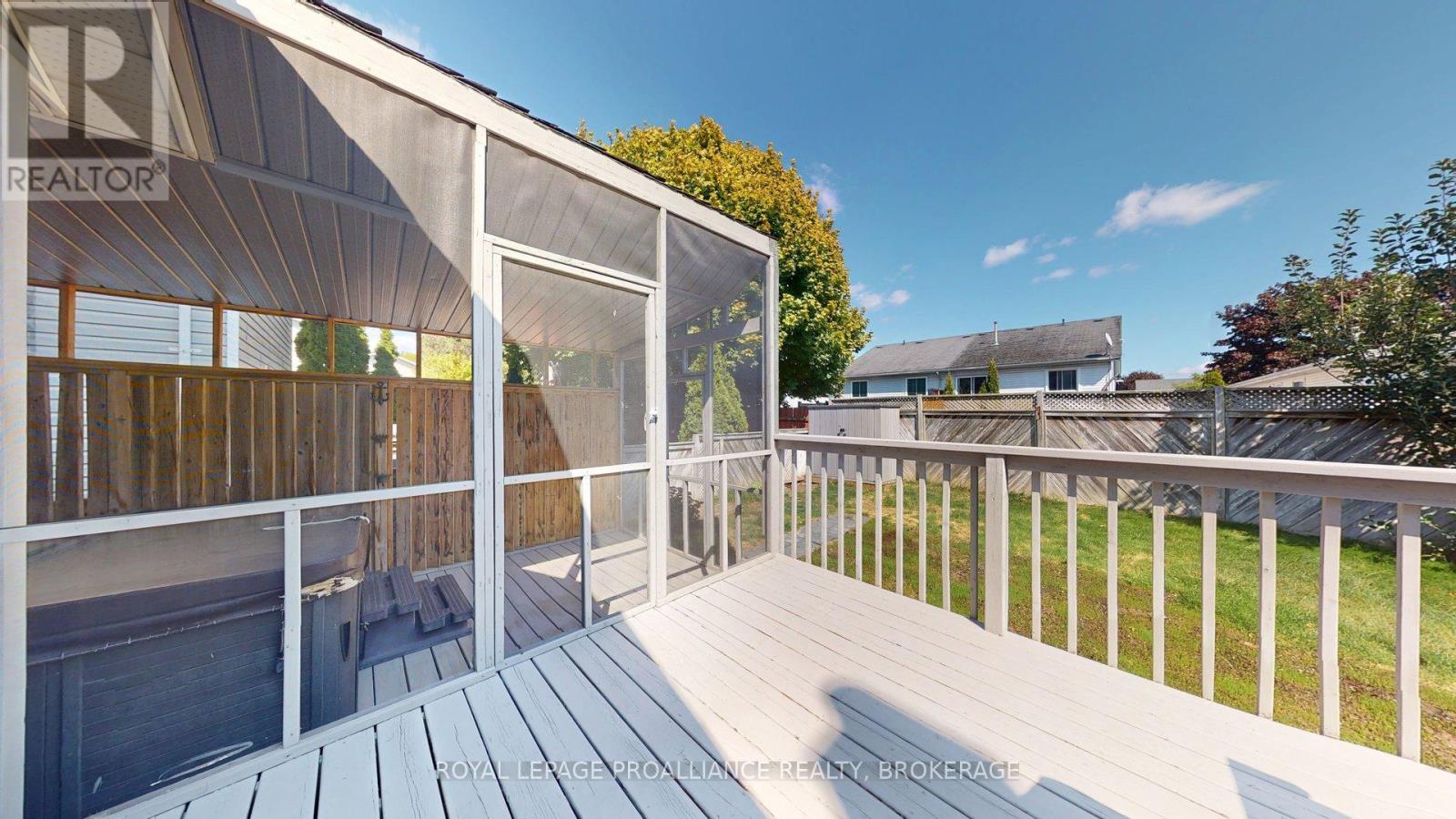 878 Walker Court, Kingston, Ontario  K7M 8L2 - Photo 6 - X12394906