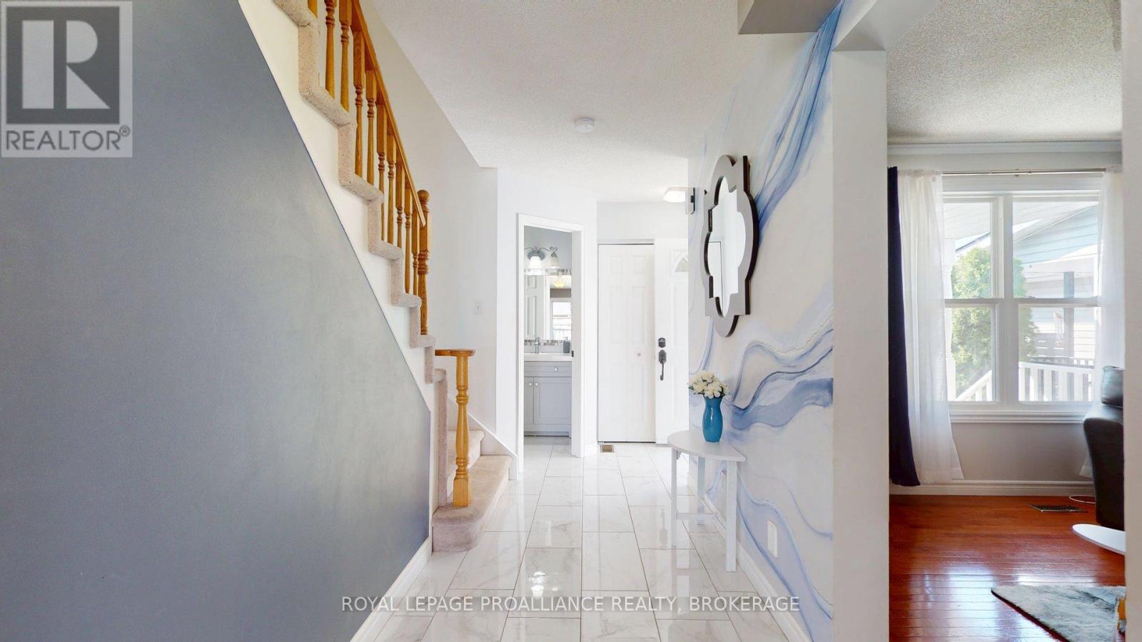 878 Walker Court, Kingston, Ontario  K7M 8L2 - Photo 8 - X12394906