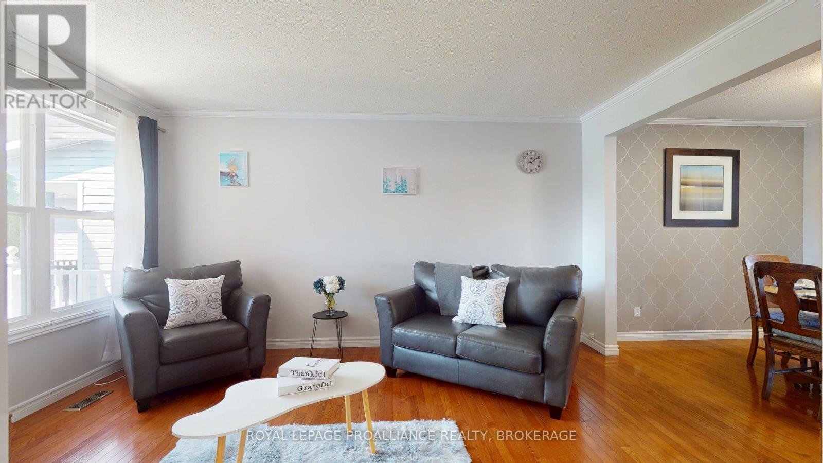 878 Walker Court, Kingston, Ontario  K7M 8L2 - Photo 9 - X12394906