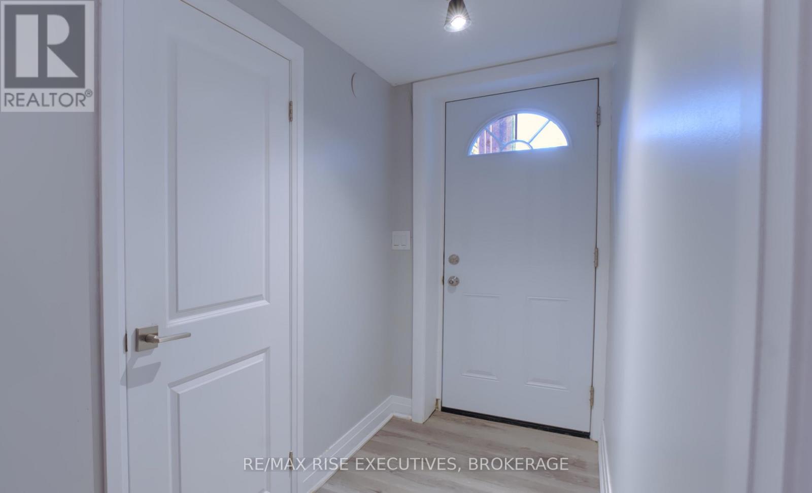 2 - 258 Kingscourt Avenue, Kingston, Ontario K7K 6C9 - Photo 2 - X12395177