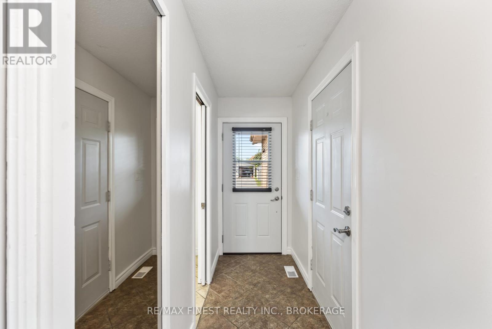 1135 Basswood Place, Kingston, Ontario  K7P 1K4 - Photo 16 - X12396859