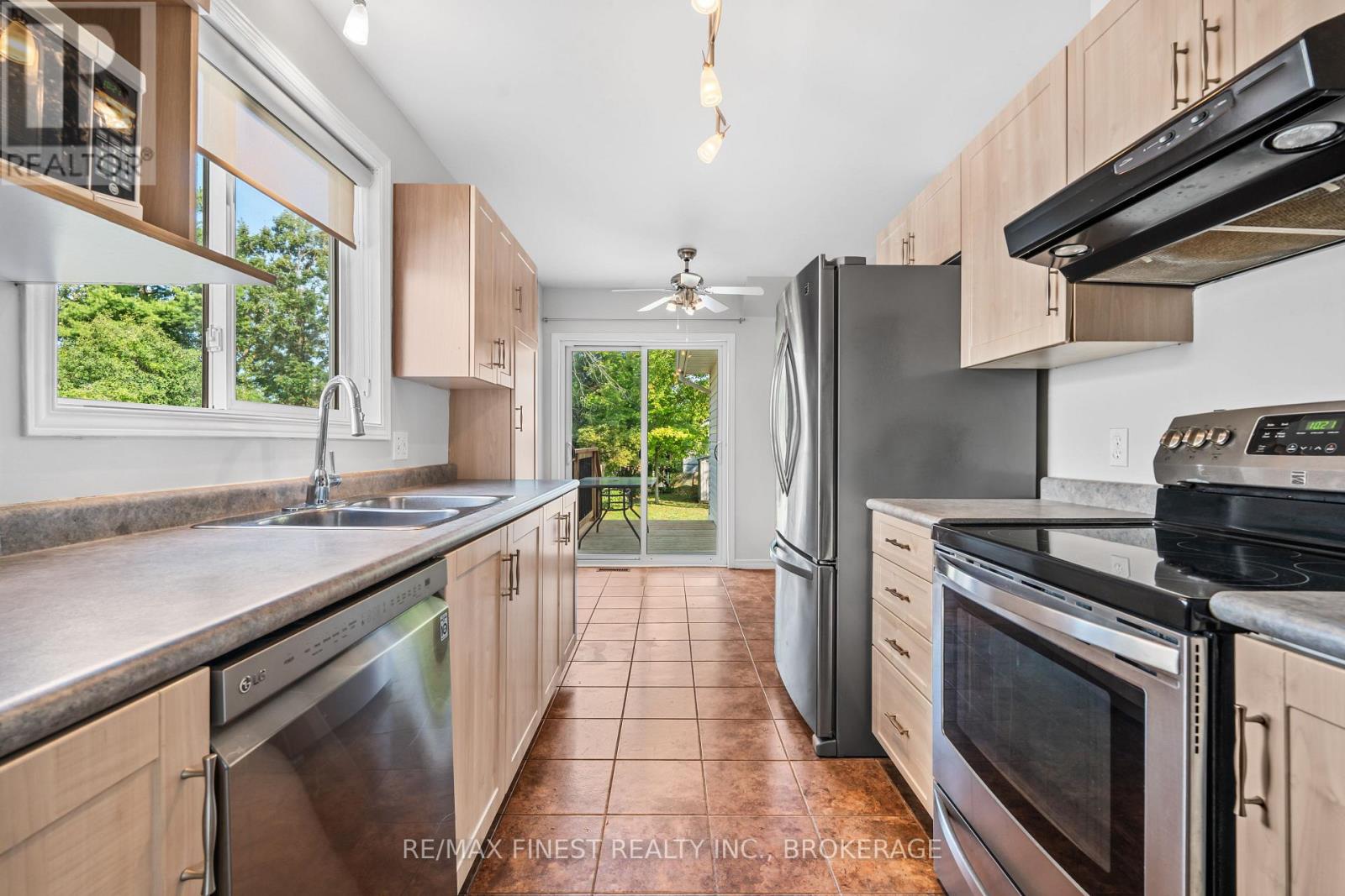 66 Dalgleish Avenue, Kingston, Ontario  K7K 7E1 - Photo 11 - X12397574