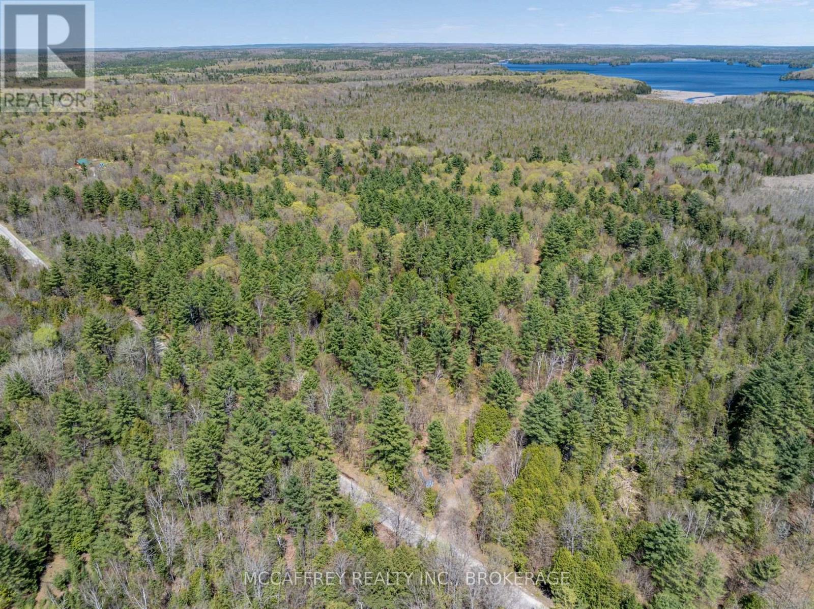 1088 Kashwakamak Lake Road, Frontenac, Ontario K0H 1B0 - Photo 17 - X12400172