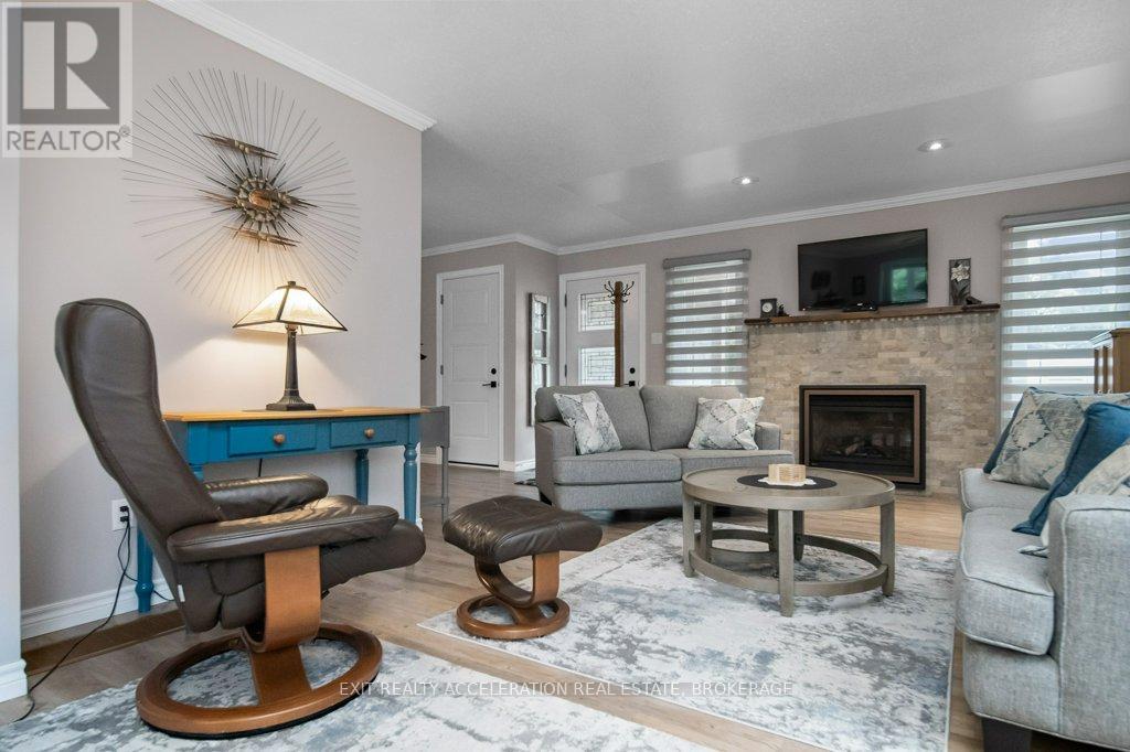 252 Bridge Street W, Greater Napanee, Ontario K7R 3S8 - Photo 5 - X12401307