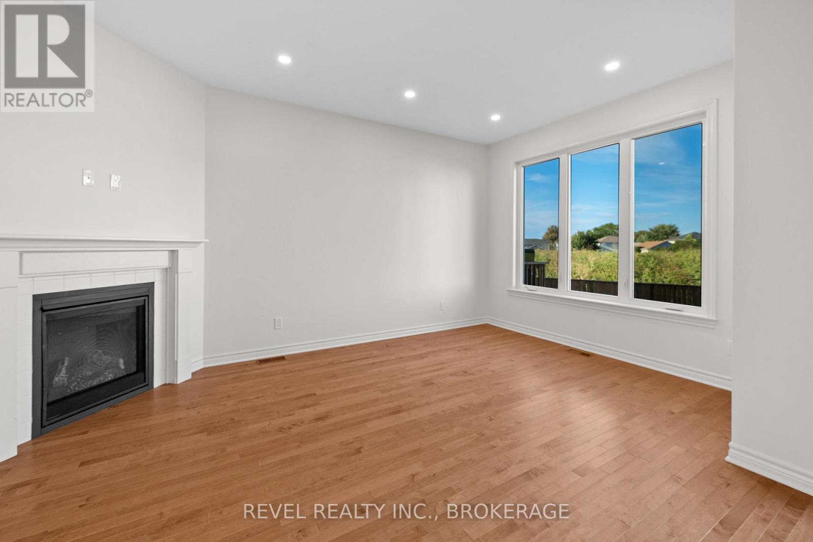 1513 Scarlet Street, Kingston, Ontario  K7K 0H7 - Photo 9 - X12403870
