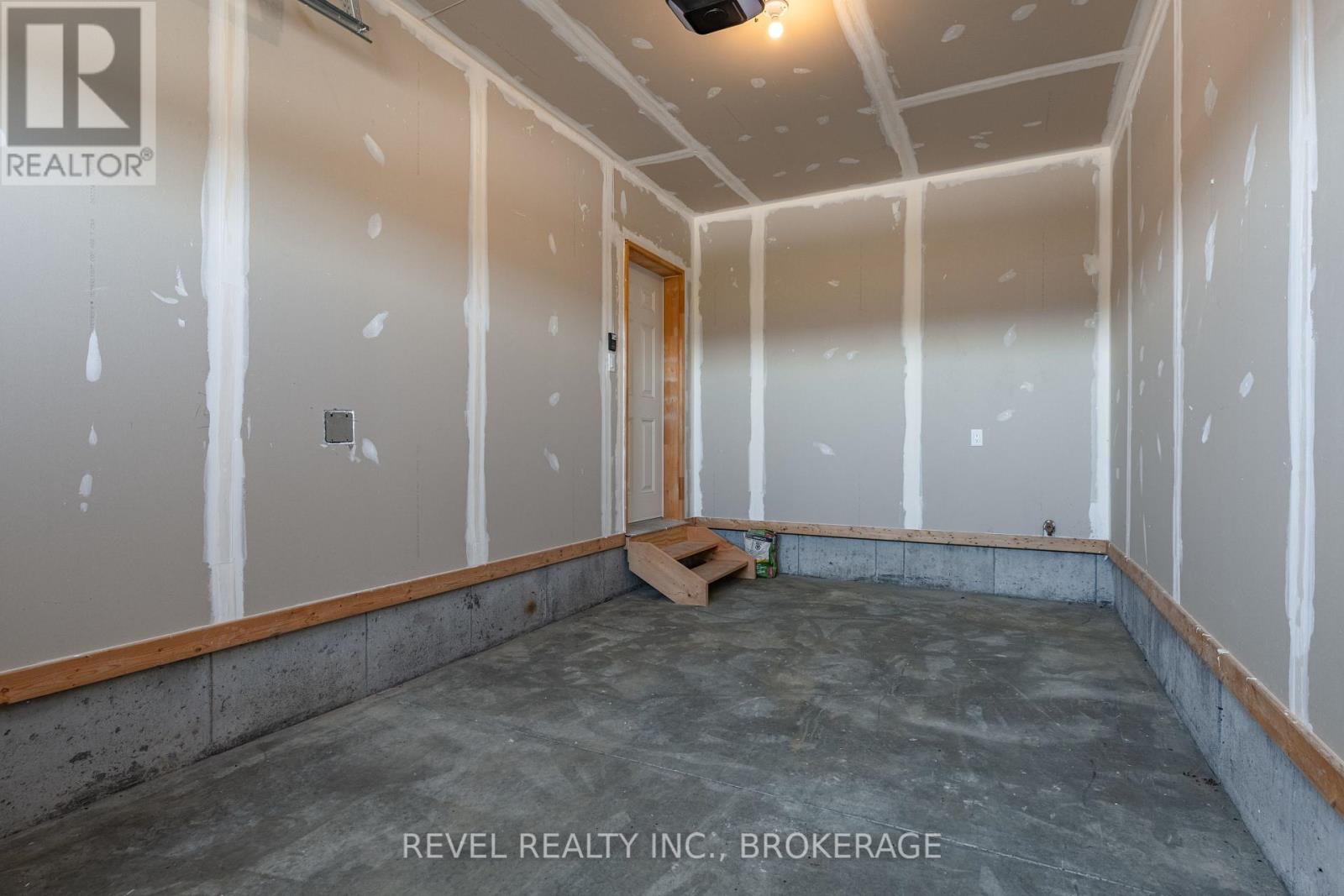 456 Buckthorn Drive, Kingston, Ontario K7P 0V6 - Photo 39 - X12403872