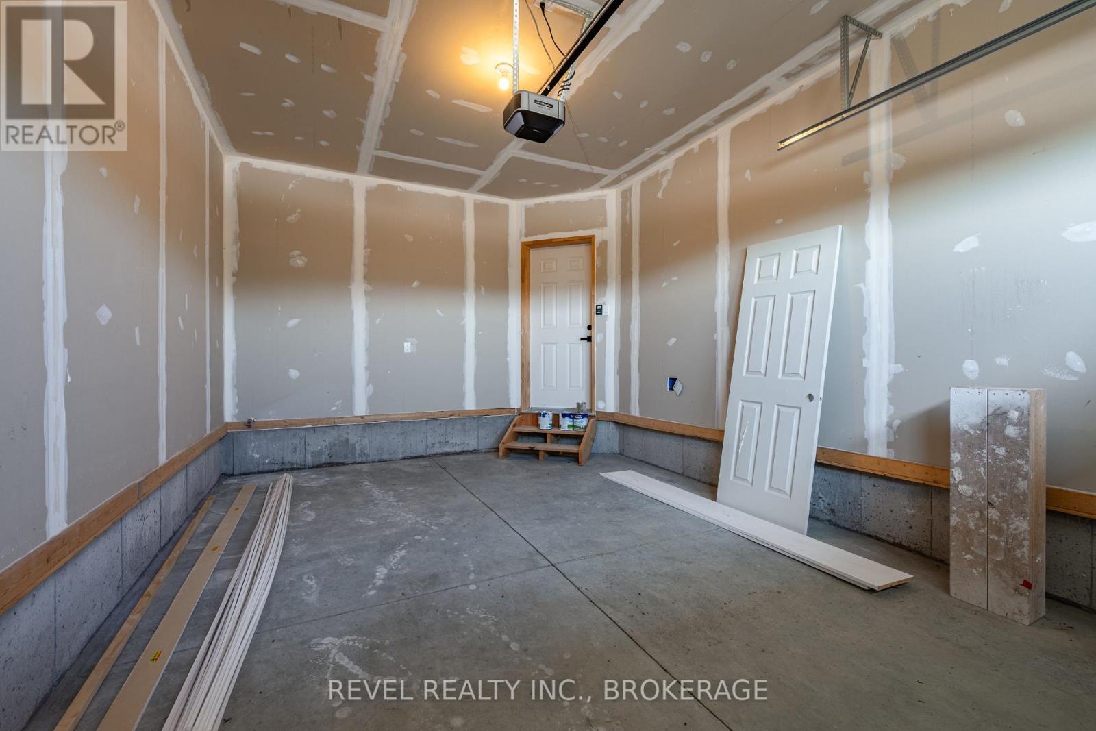 440 Buckthorn Drive, Kingston, Ontario K7P 0V6 - Photo 41 - X12403873