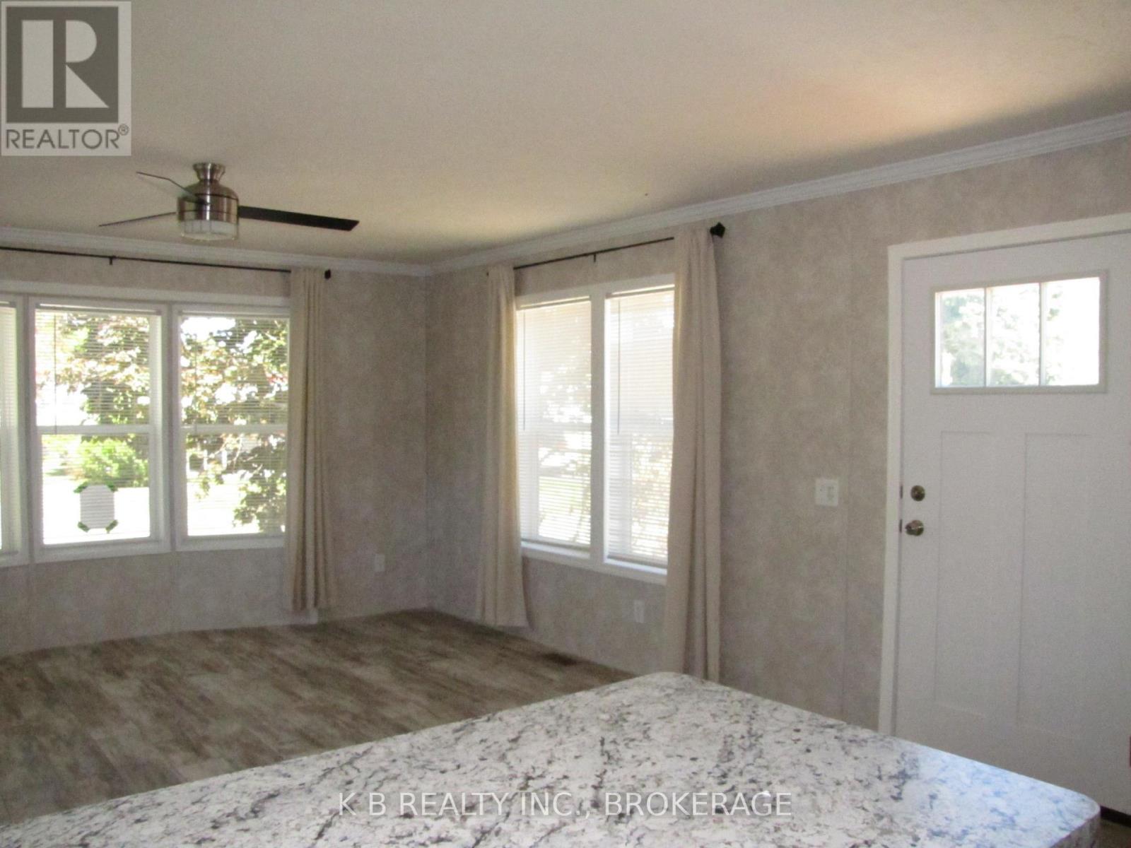 1 Parkington Place, Kingston, Ontario  K7K 5C7 - Photo 2 - X12403985