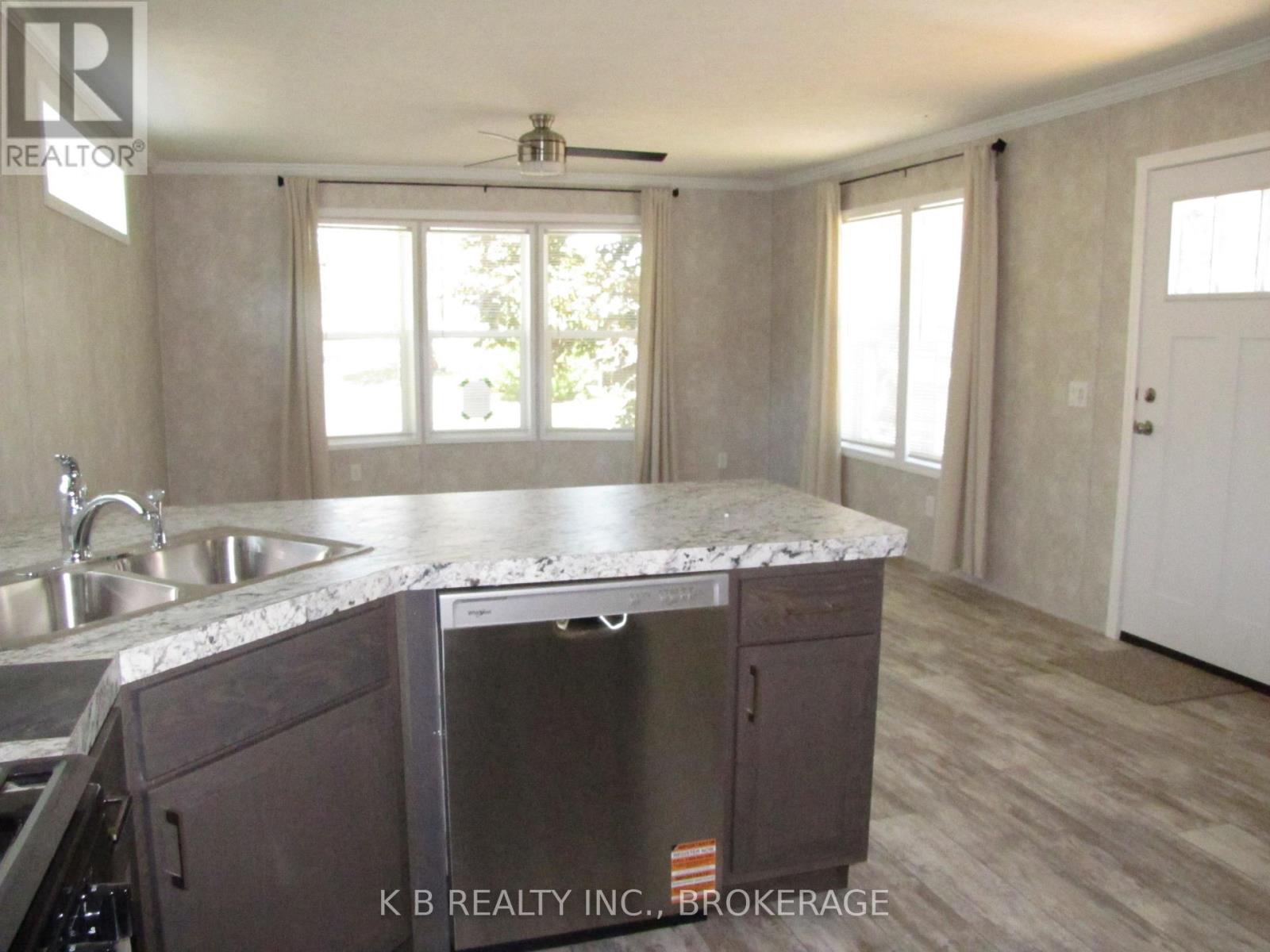 1 Parkington Place, Kingston, Ontario  K7K 5C7 - Photo 4 - X12403985