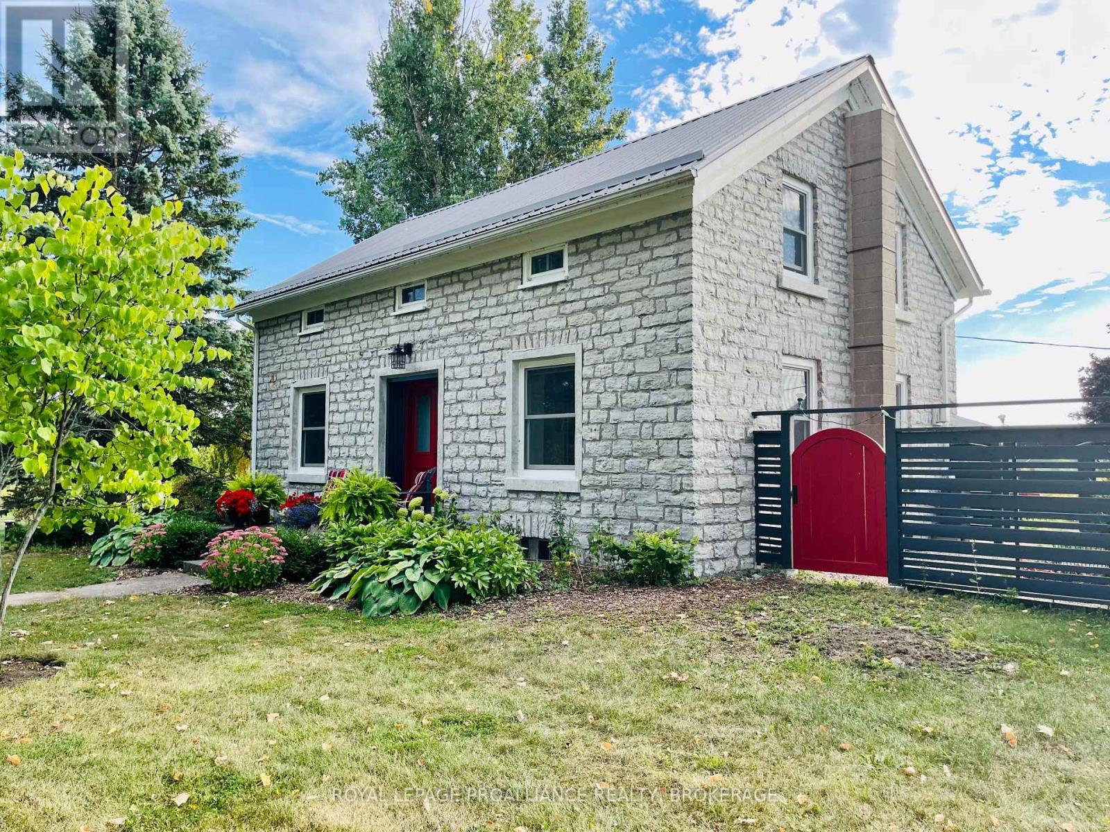 15 14TH LINE ROAD, Frontenac Islands, Ontario