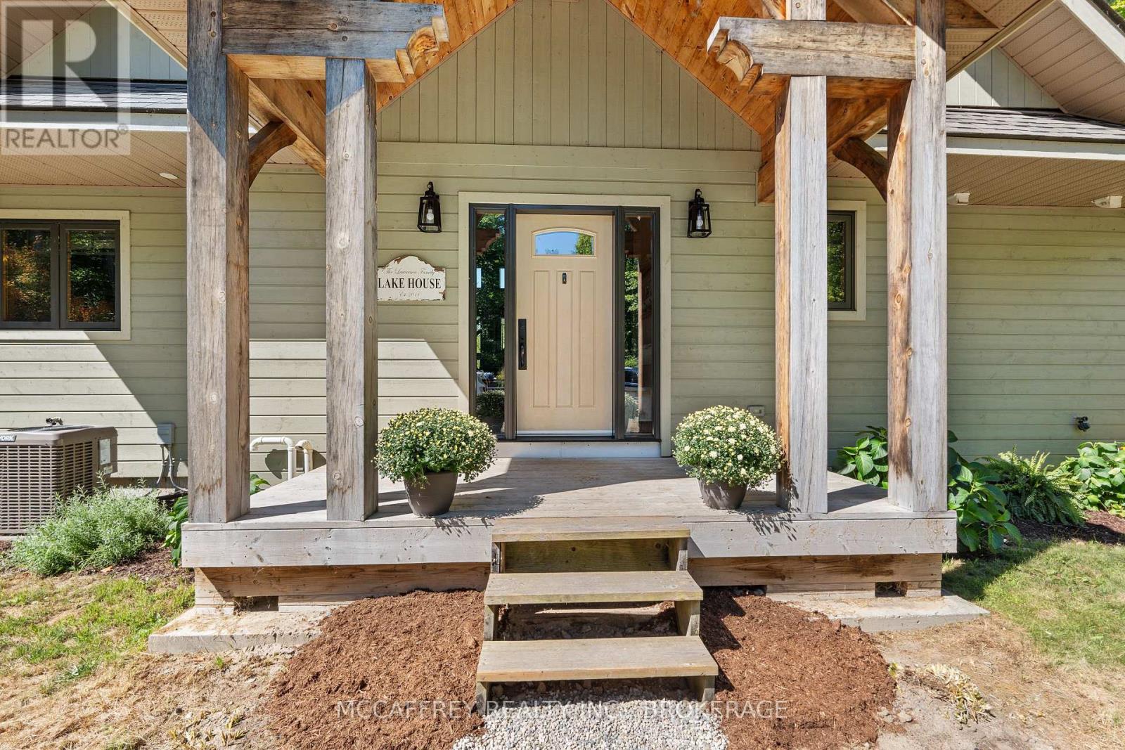 840 Longs Lane, Front Of Leeds & Seeleys Bay, Ontario K0H 2N0 - Photo 2 - X12404979