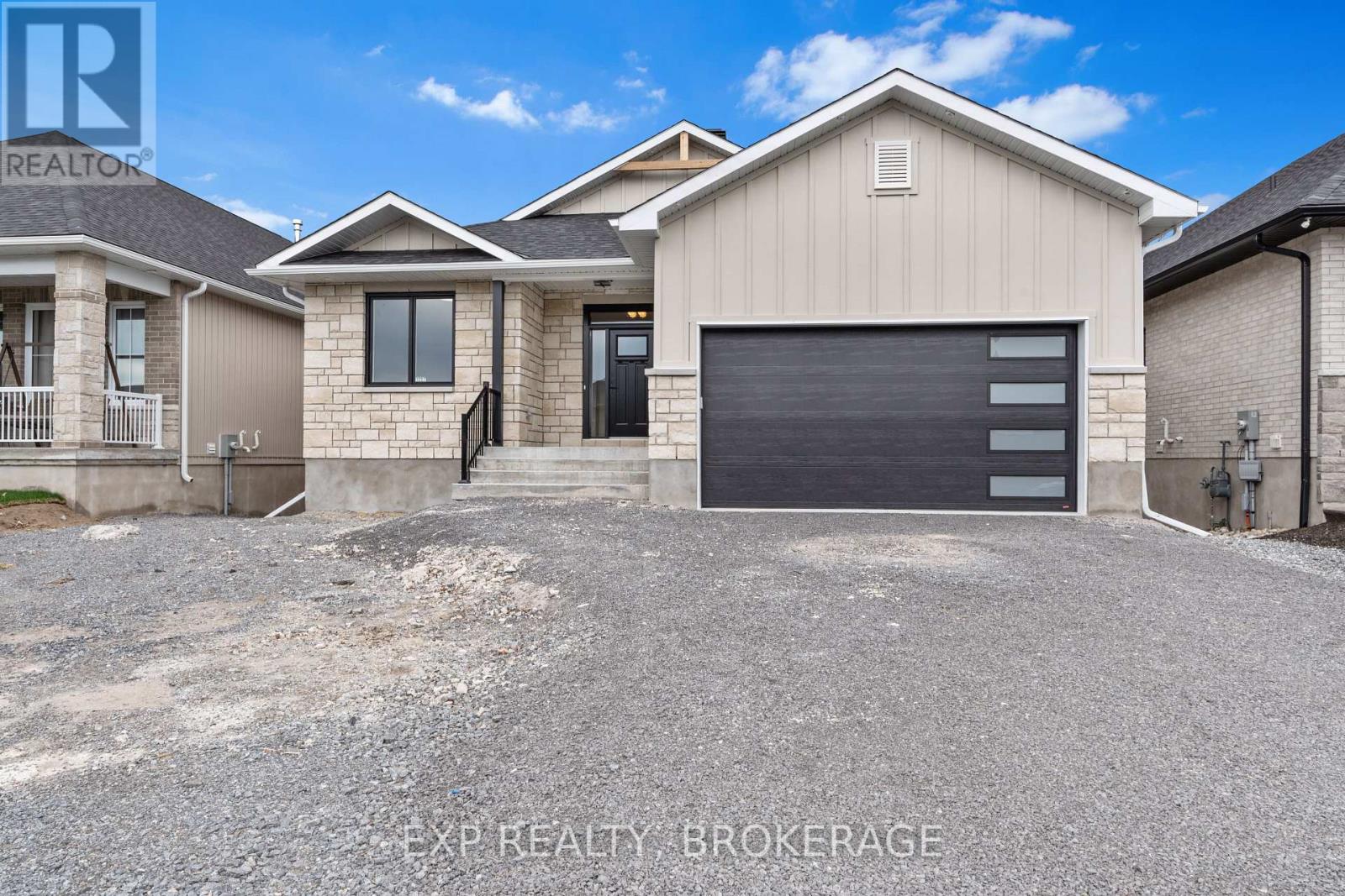 1257 Carfa Crescent, Kingston, Ontario K7P 0M7 - Photo 3 - X12407689