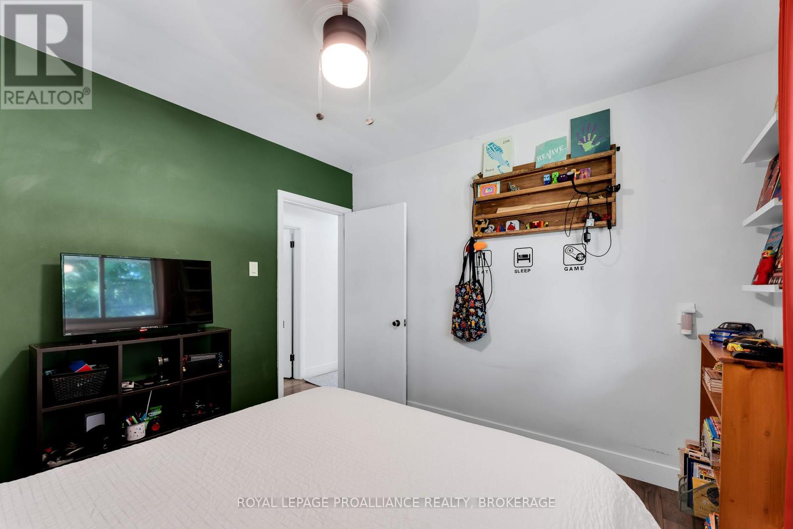 650 Steel Street, Gananoque, Ontario K7G 2E5 - Photo 16 - X12408624